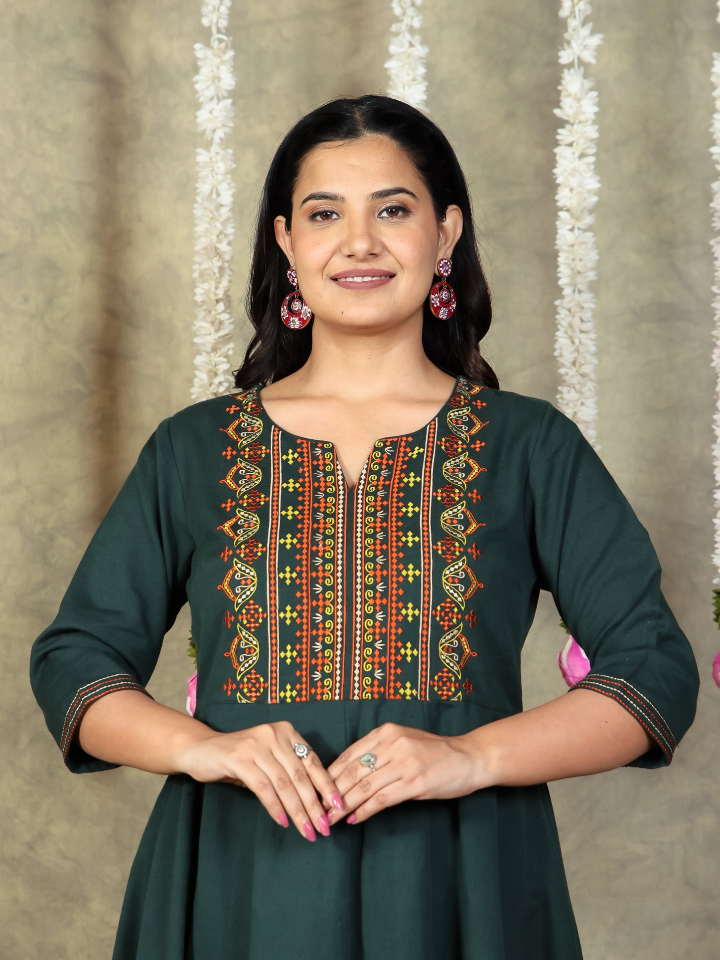 Embroidered Linen Cotton Solid Green Kurta