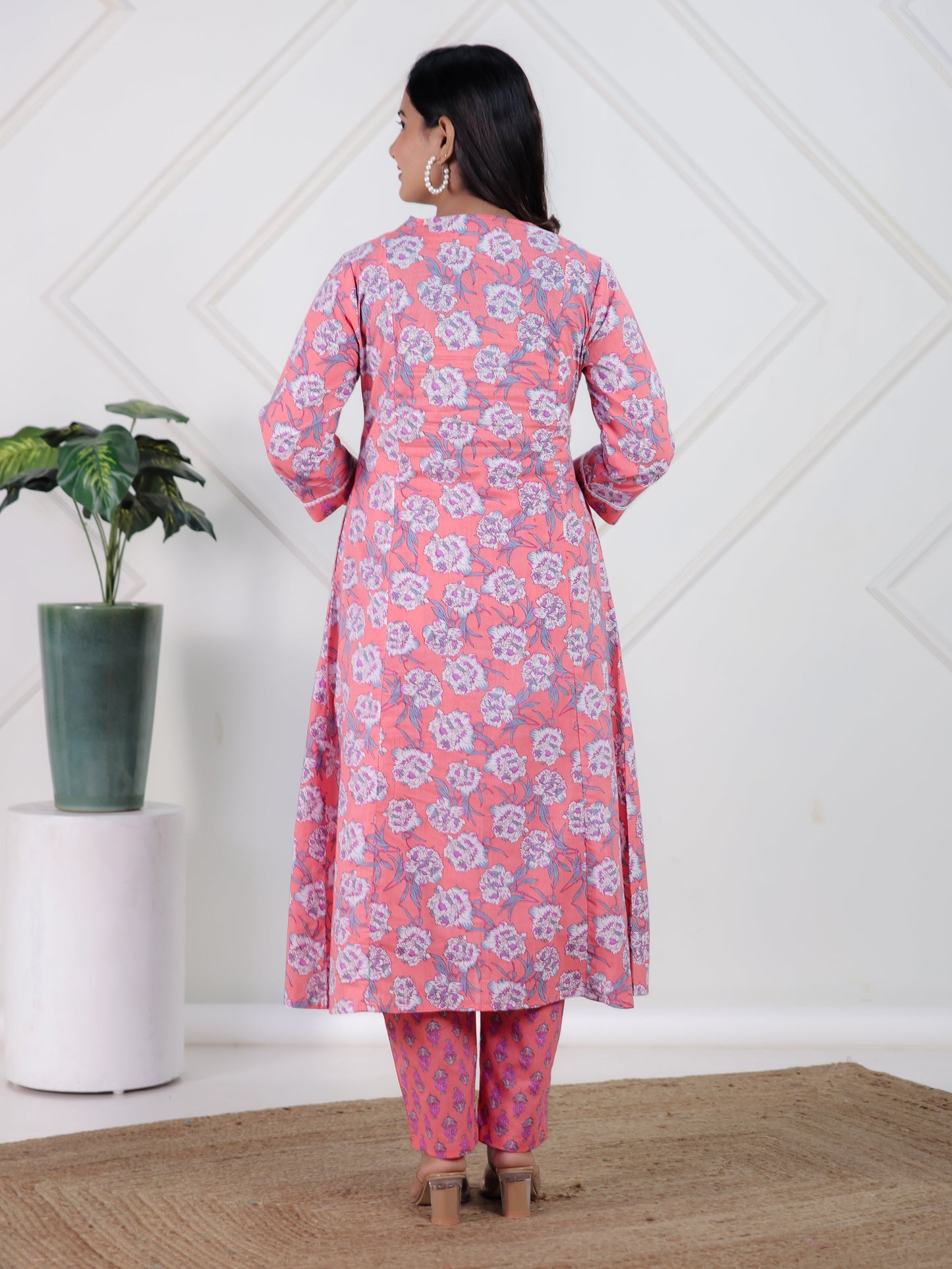 Embroidered Soft Cotton Floral Panelled Peach Kurta