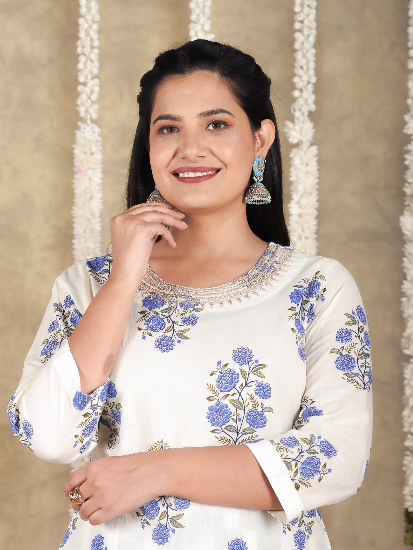 Embroidered Soft Cotton Floral Straight Cream Kurta