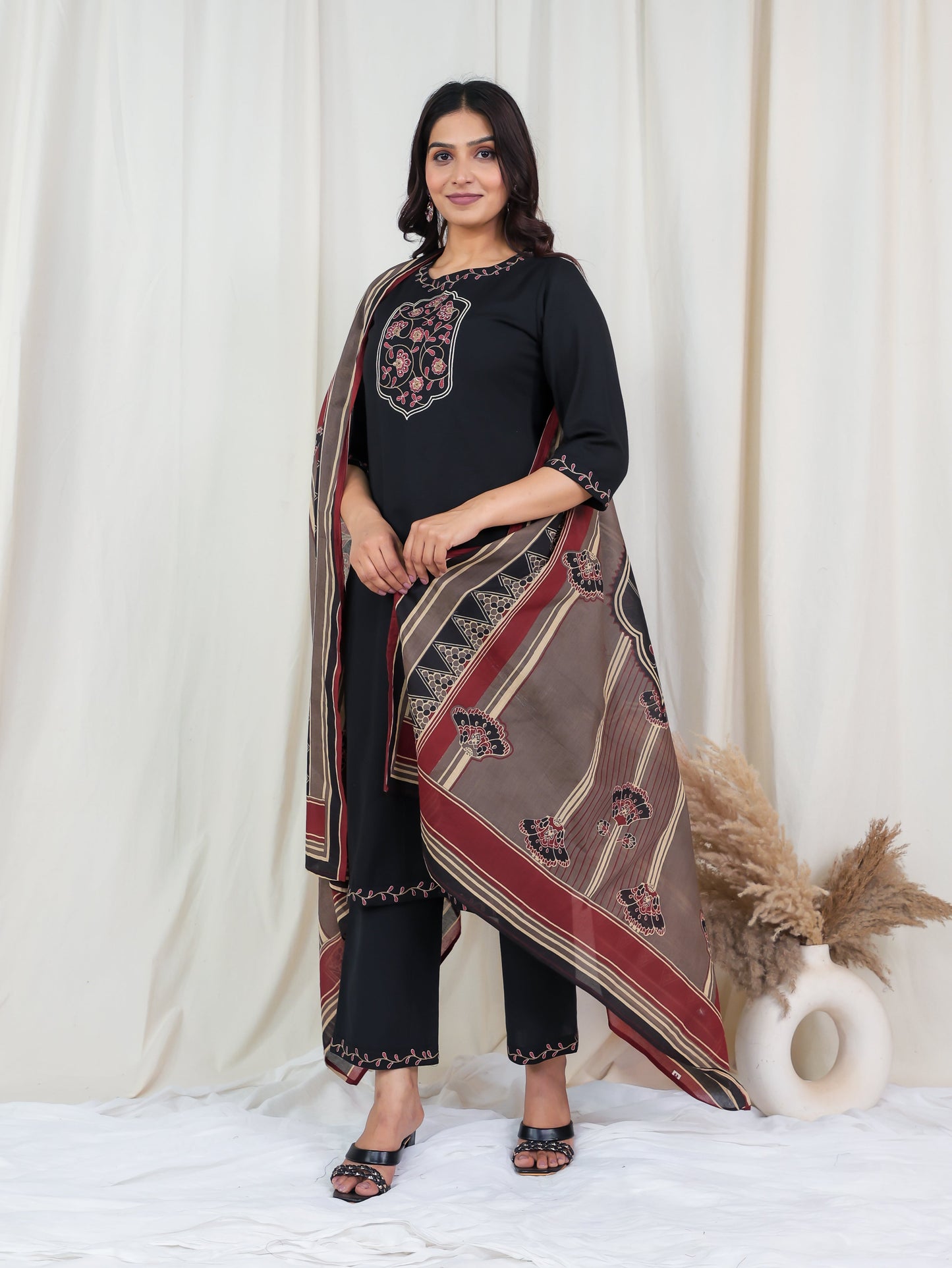 Embroidered Linen Cotton Solid Straight Black Kurta