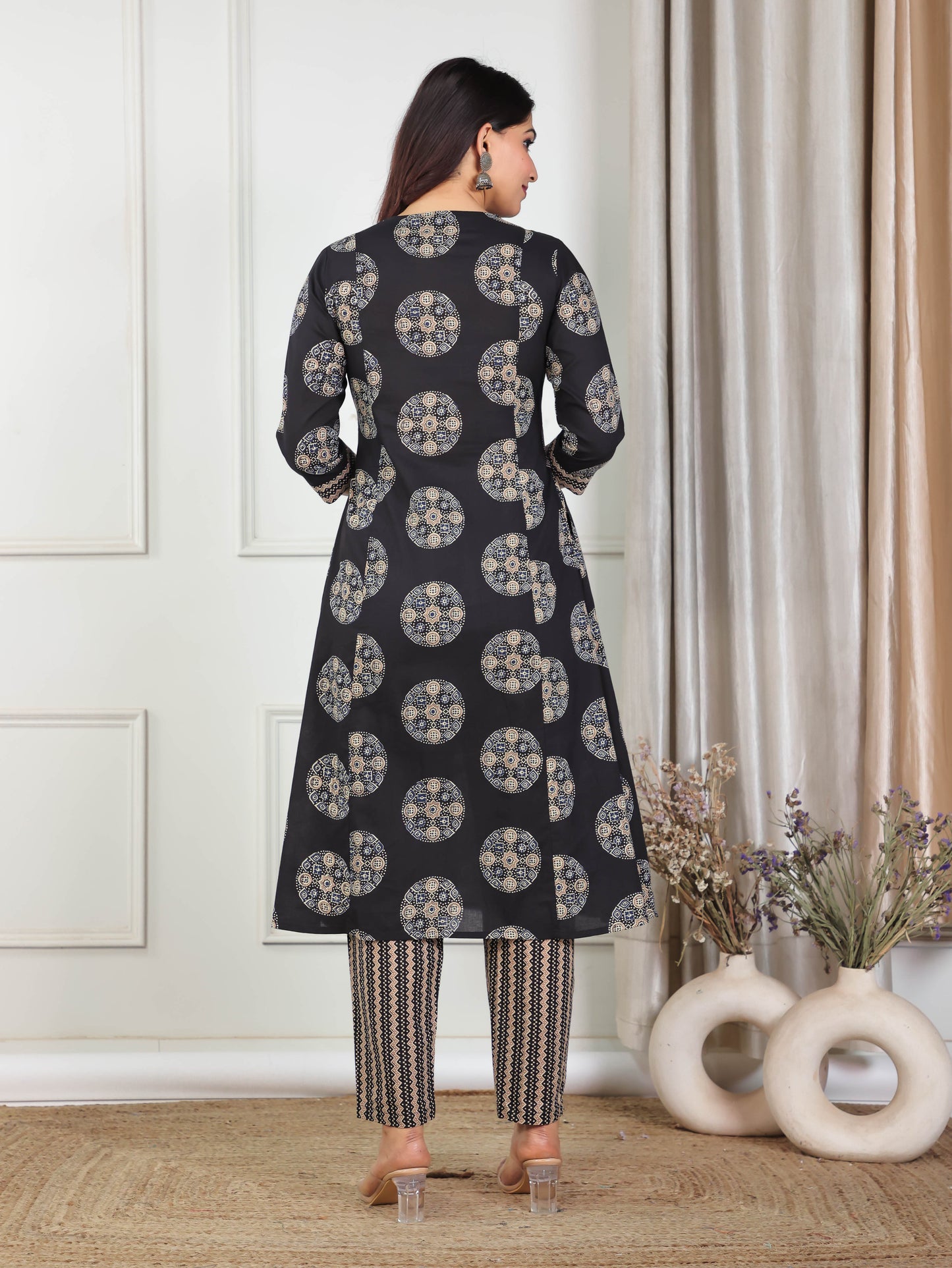 Soft Cotton Abstract Panelled Black Kurta