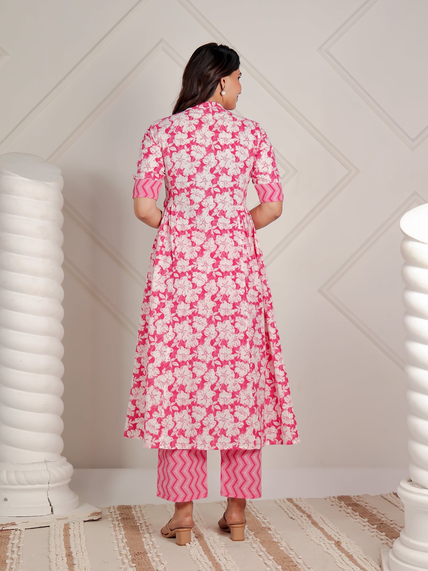 Soft Cotton Floral Panelled Pink Kurta
