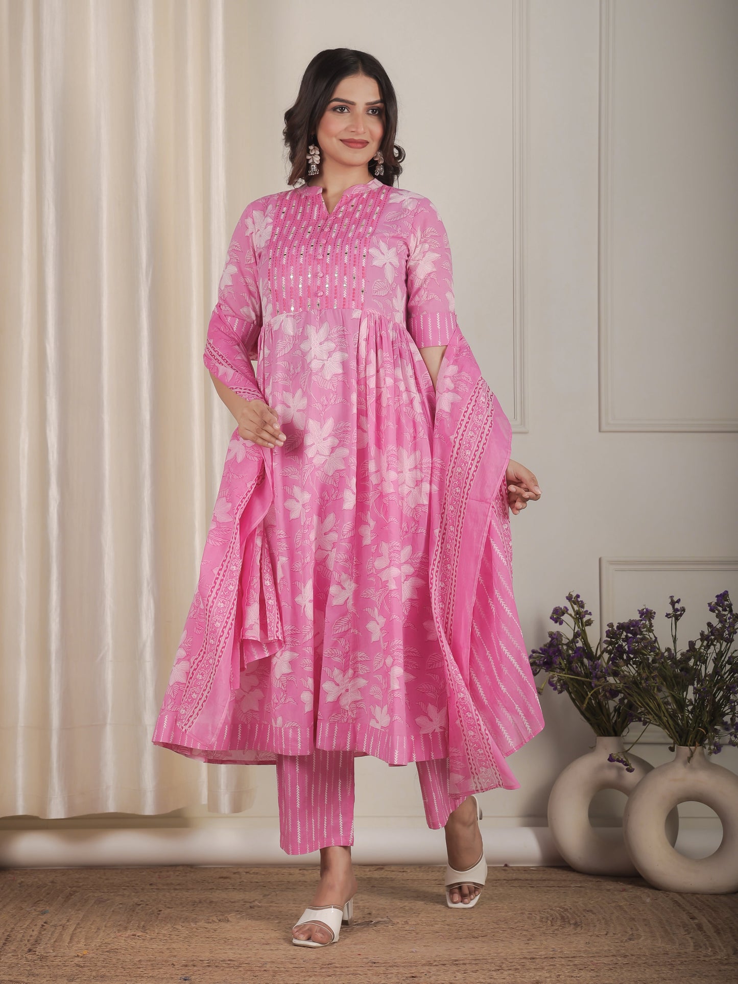 Embroidered Soft Cotton Floral Panelled Pink Kurta