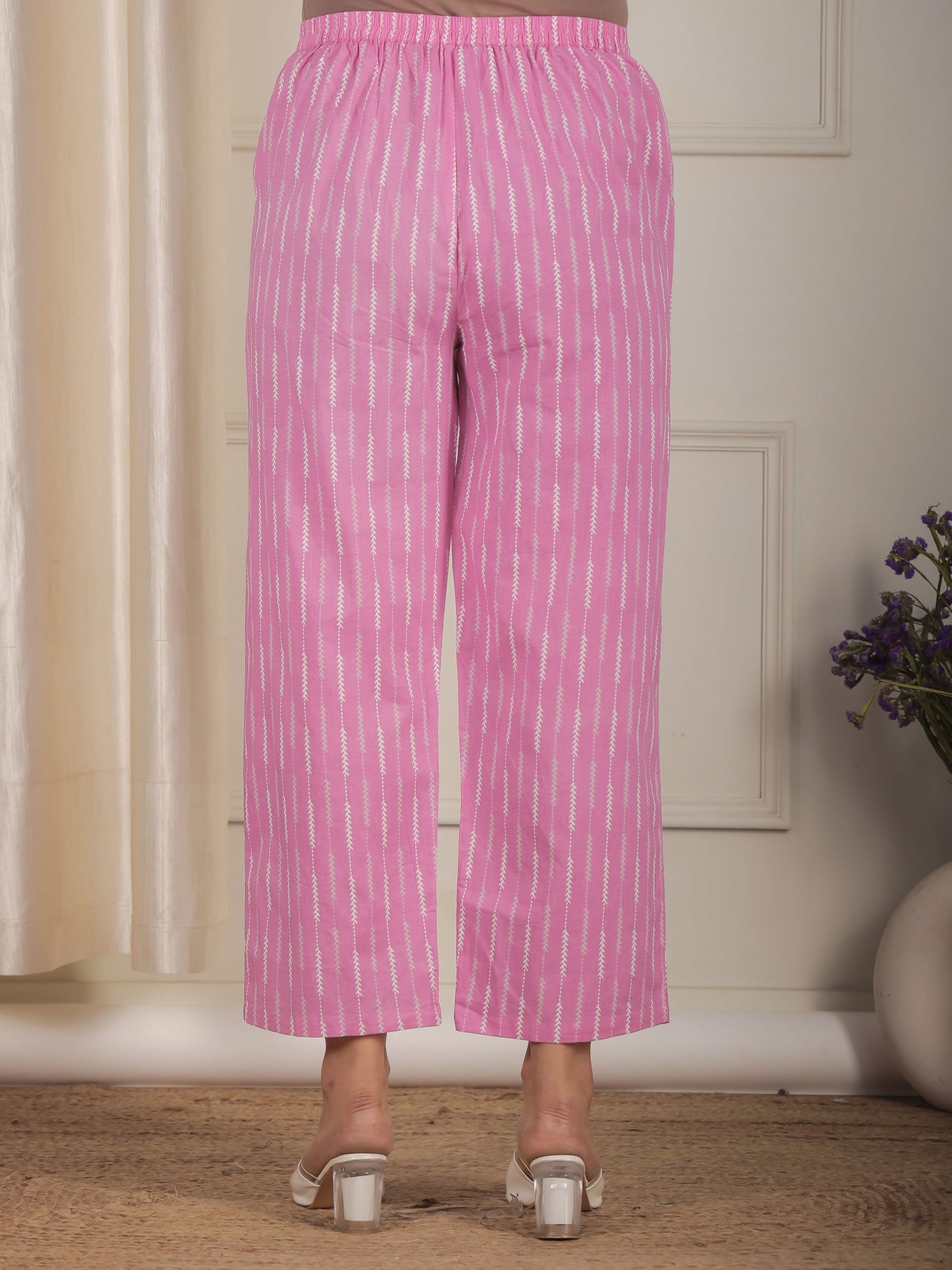 Embroidered Soft Cotton Floral Panelled Pink Kurta
