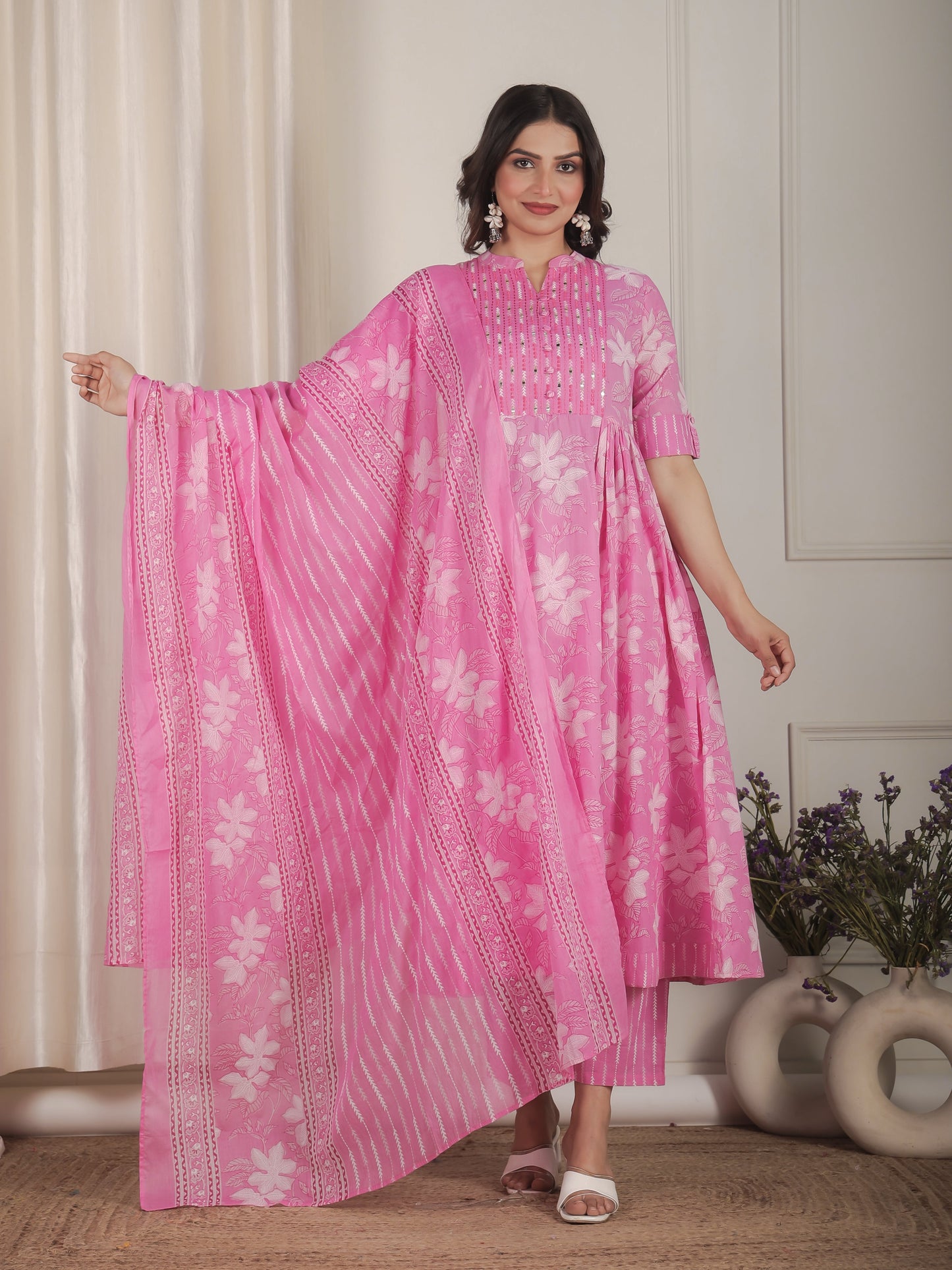 Embroidered Soft Cotton Floral Panelled Pink Kurta