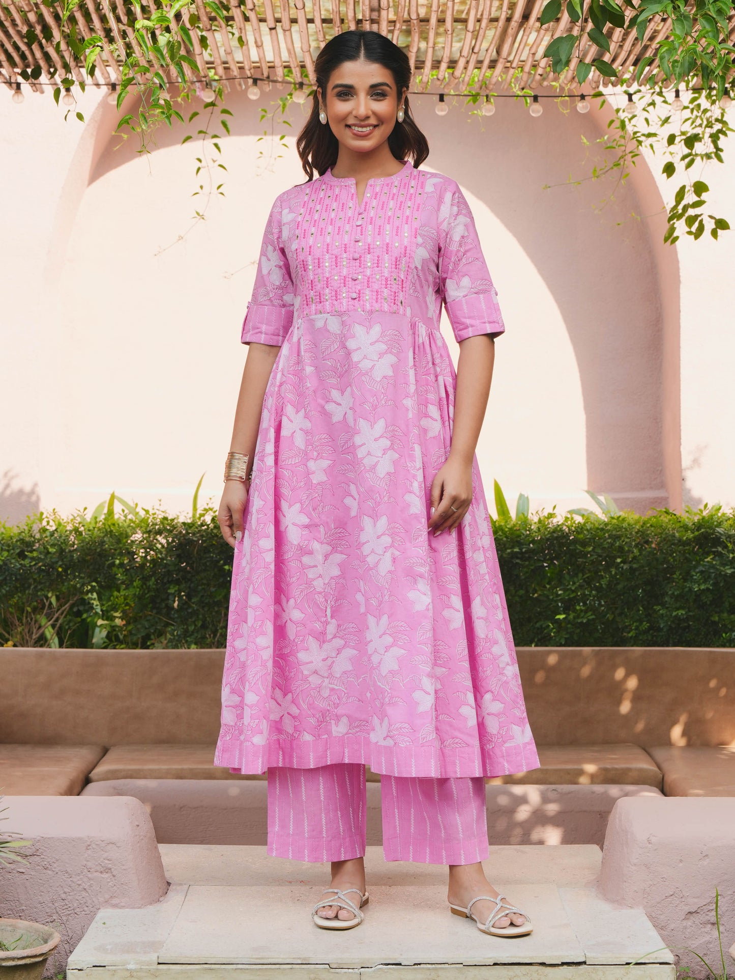 Embroidered Soft Cotton Floral Panelled Pink Kurta