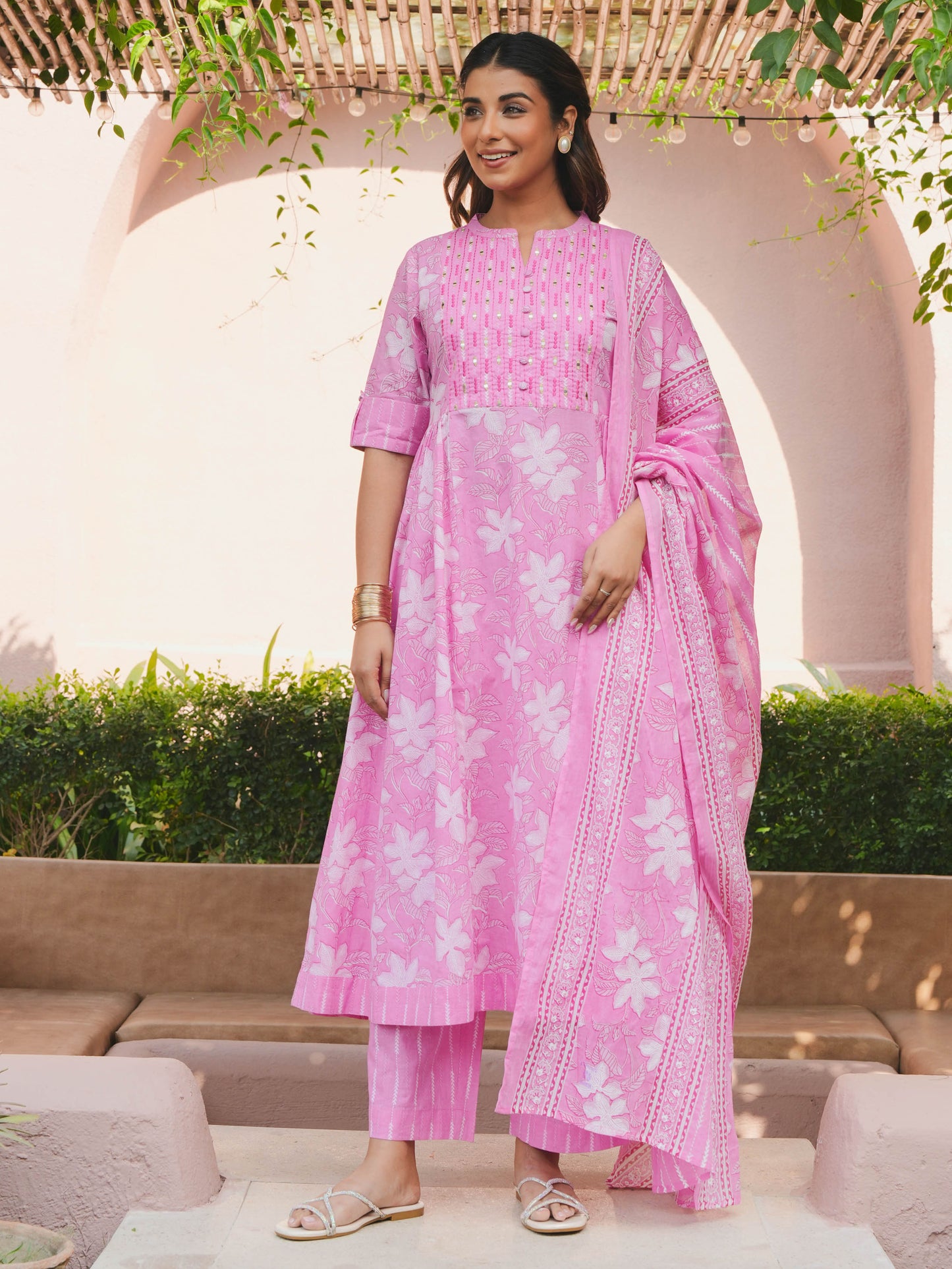 Embroidered Soft Cotton Floral Panelled Pink Kurta
