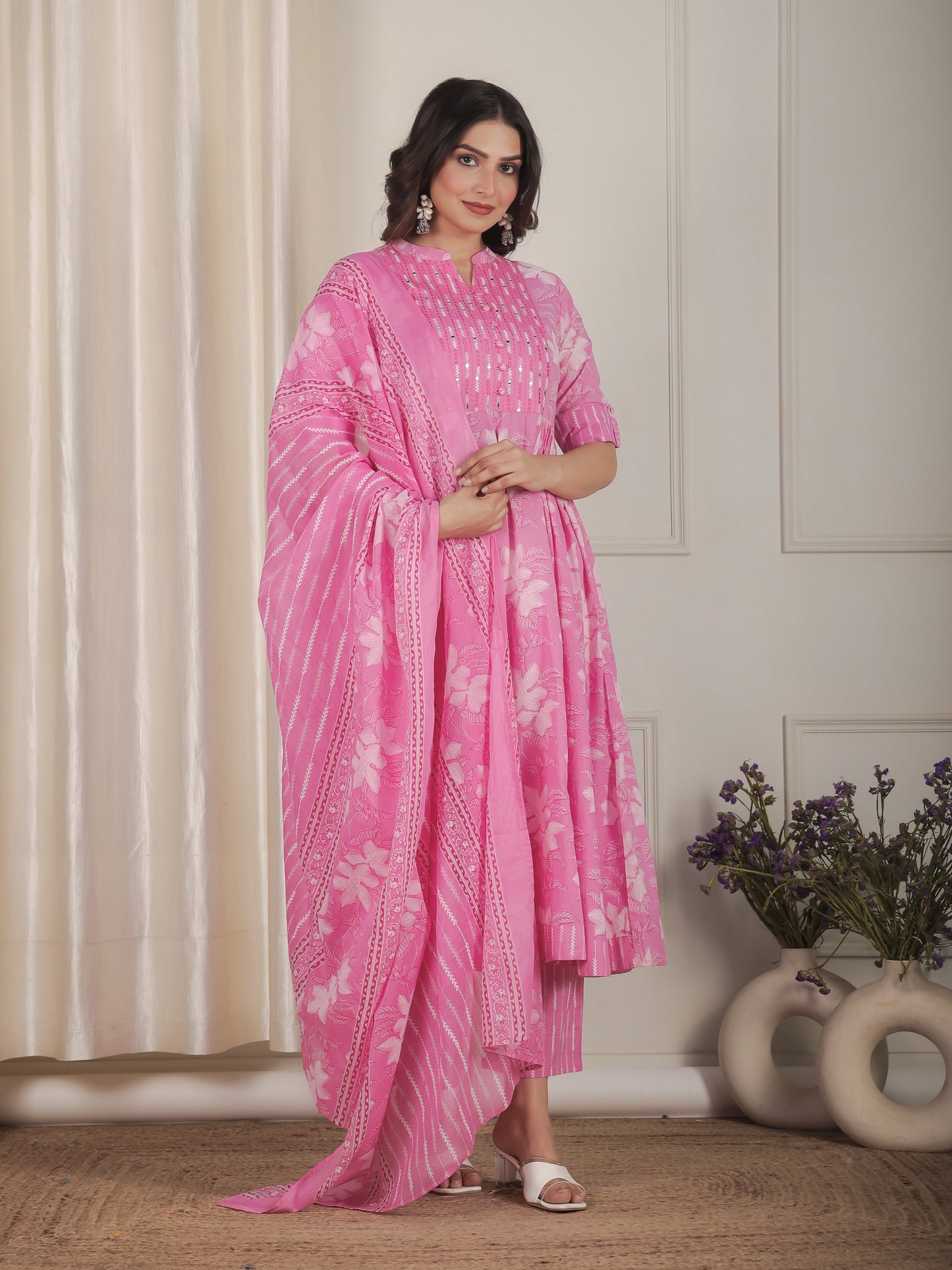 Embroidered Soft Cotton Floral Panelled Pink Kurta