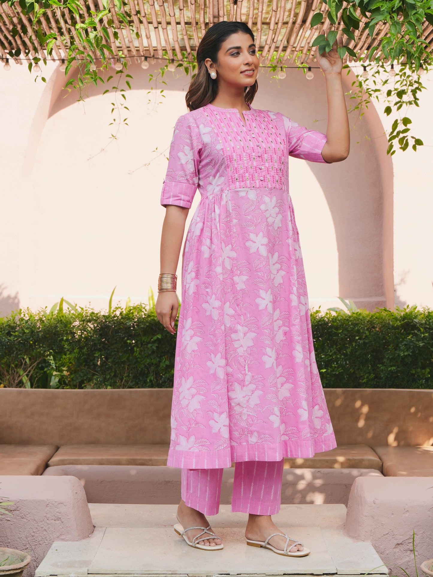 Embroidered Soft Cotton Floral Panelled Pink Kurta