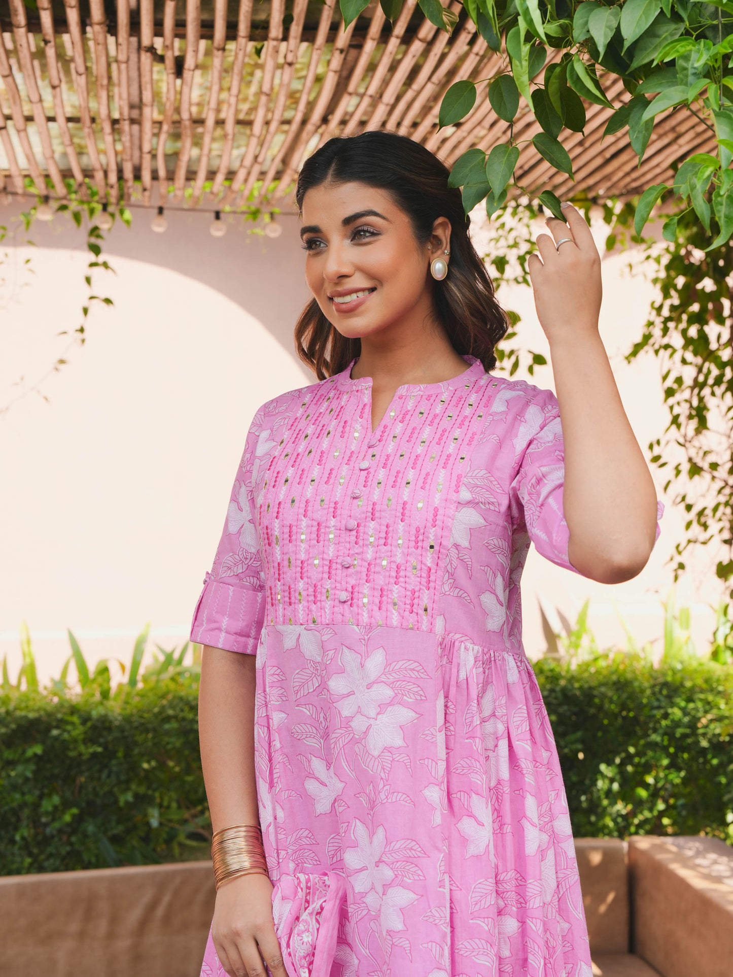 Embroidered Soft Cotton Floral Panelled Pink Kurta
