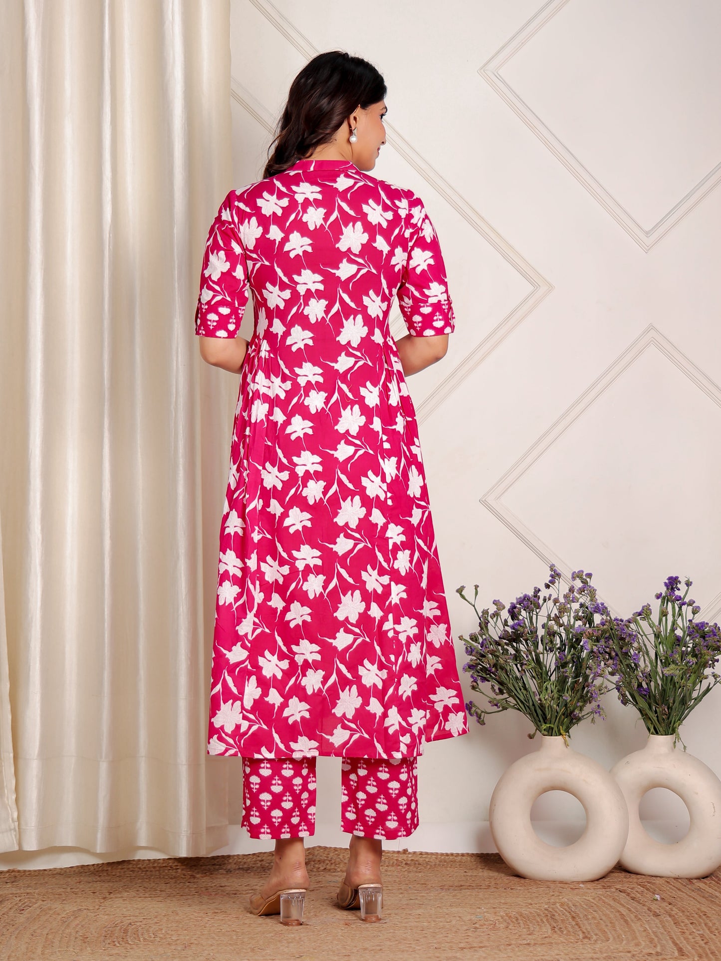 Embroidered Soft Cotton Floral Panelled Pink Kurta