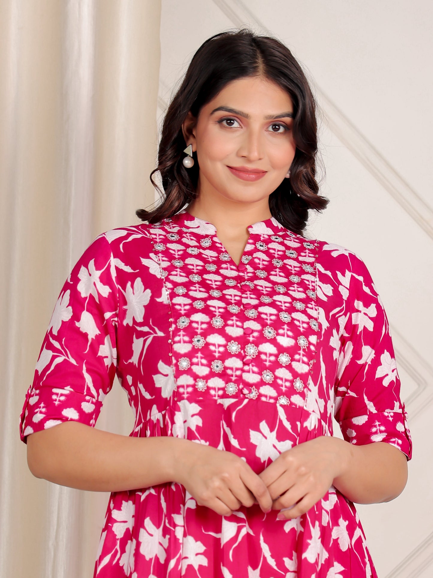 Embroidered Soft Cotton Floral Panelled Pink Kurta