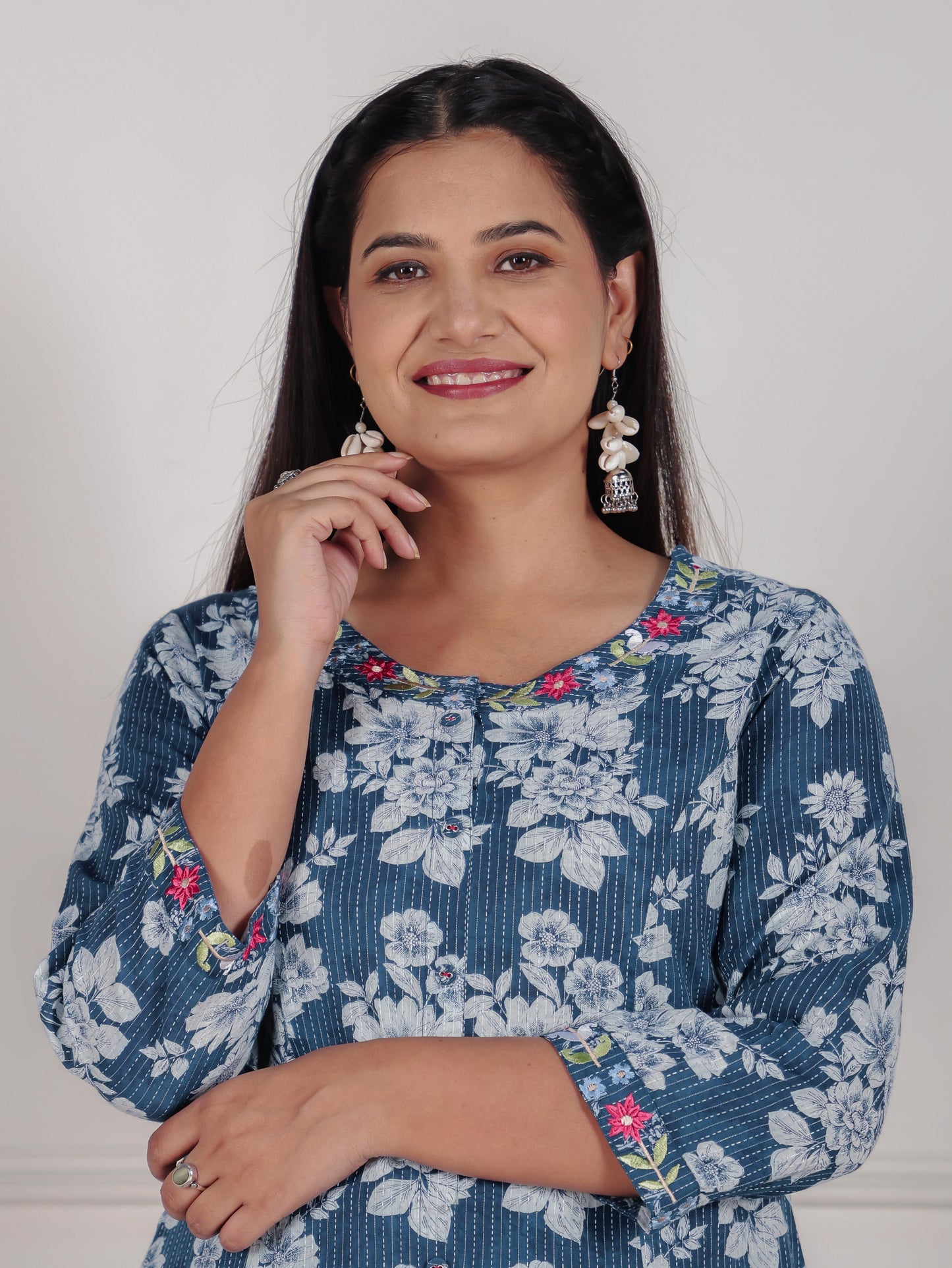 Embroidered Kantha Cotton Floral A-line Blue Kurta