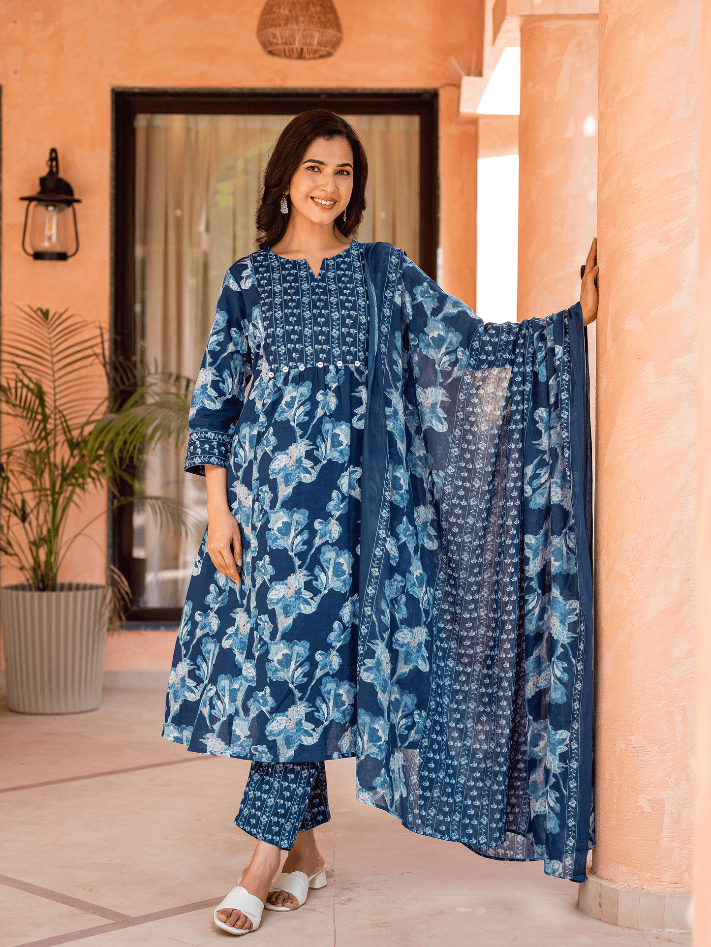 Soft Cotton Floral Panelled Blue Kurta