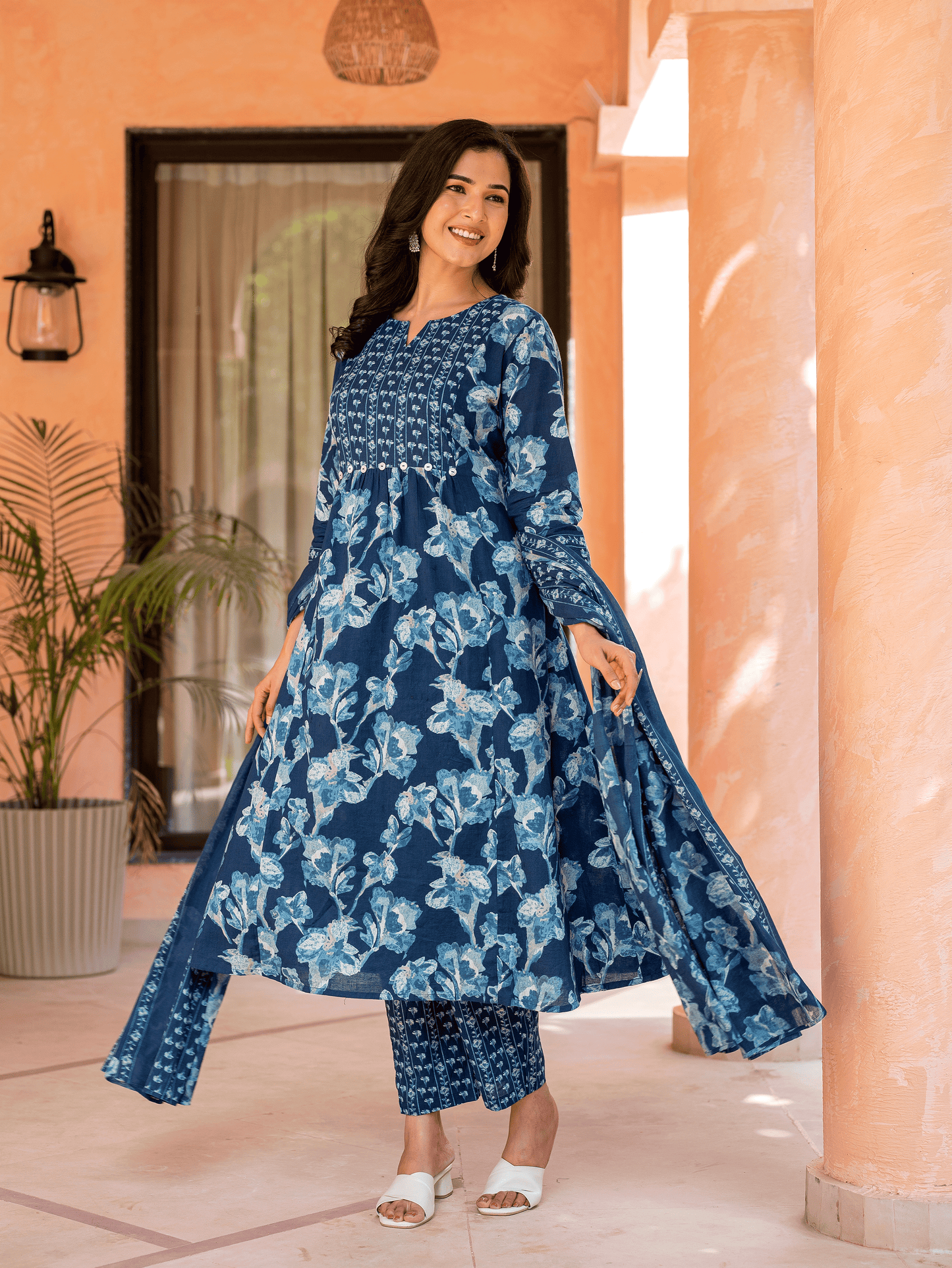 Soft Cotton Floral Panelled Blue Kurta