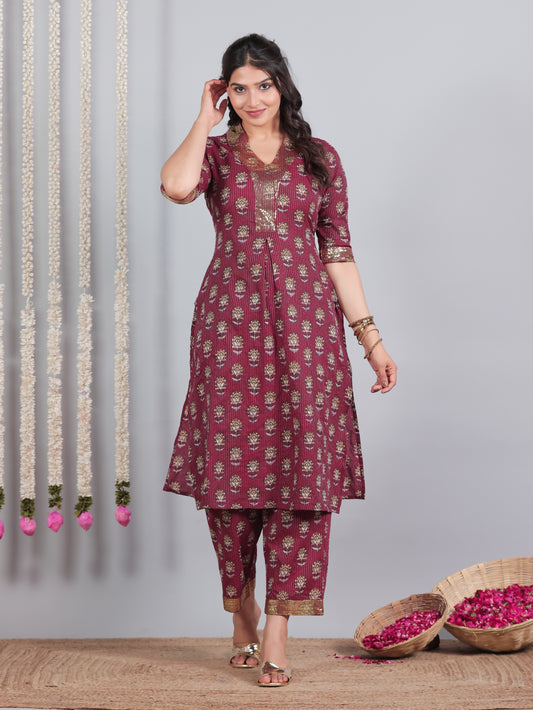 Embroidered Kantha Cotton Floral Straight Purple Kurta