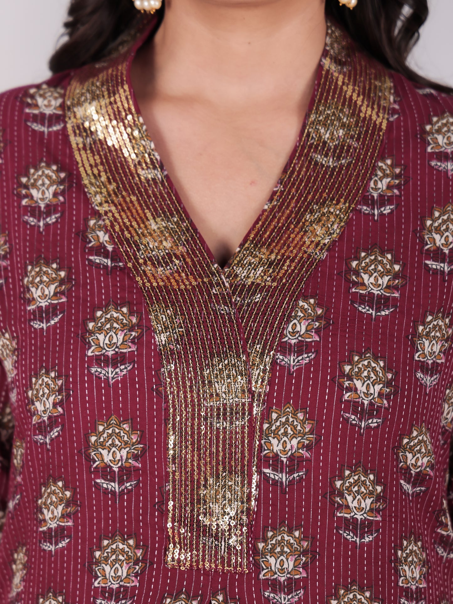 Embroidered Kantha Cotton Floral Straight Purple Kurta