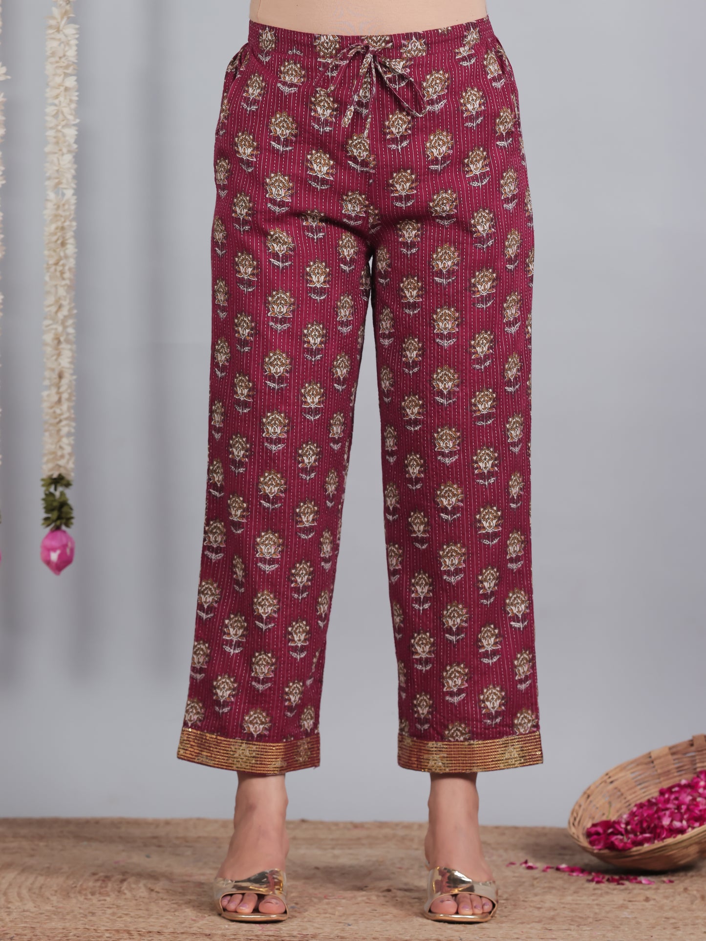Embroidered Kantha Cotton Floral Straight Purple Kurta