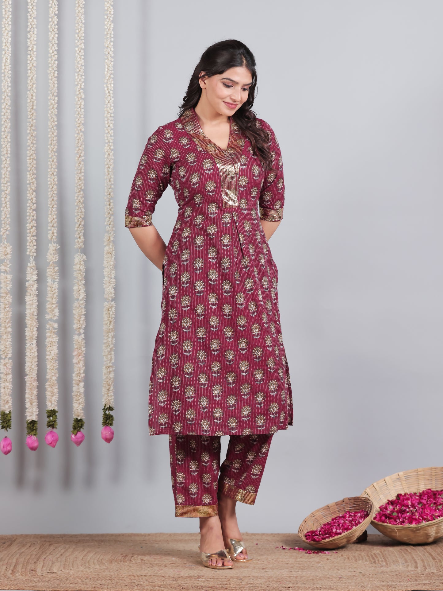 Embroidered Kantha Cotton Floral Straight Purple Kurta