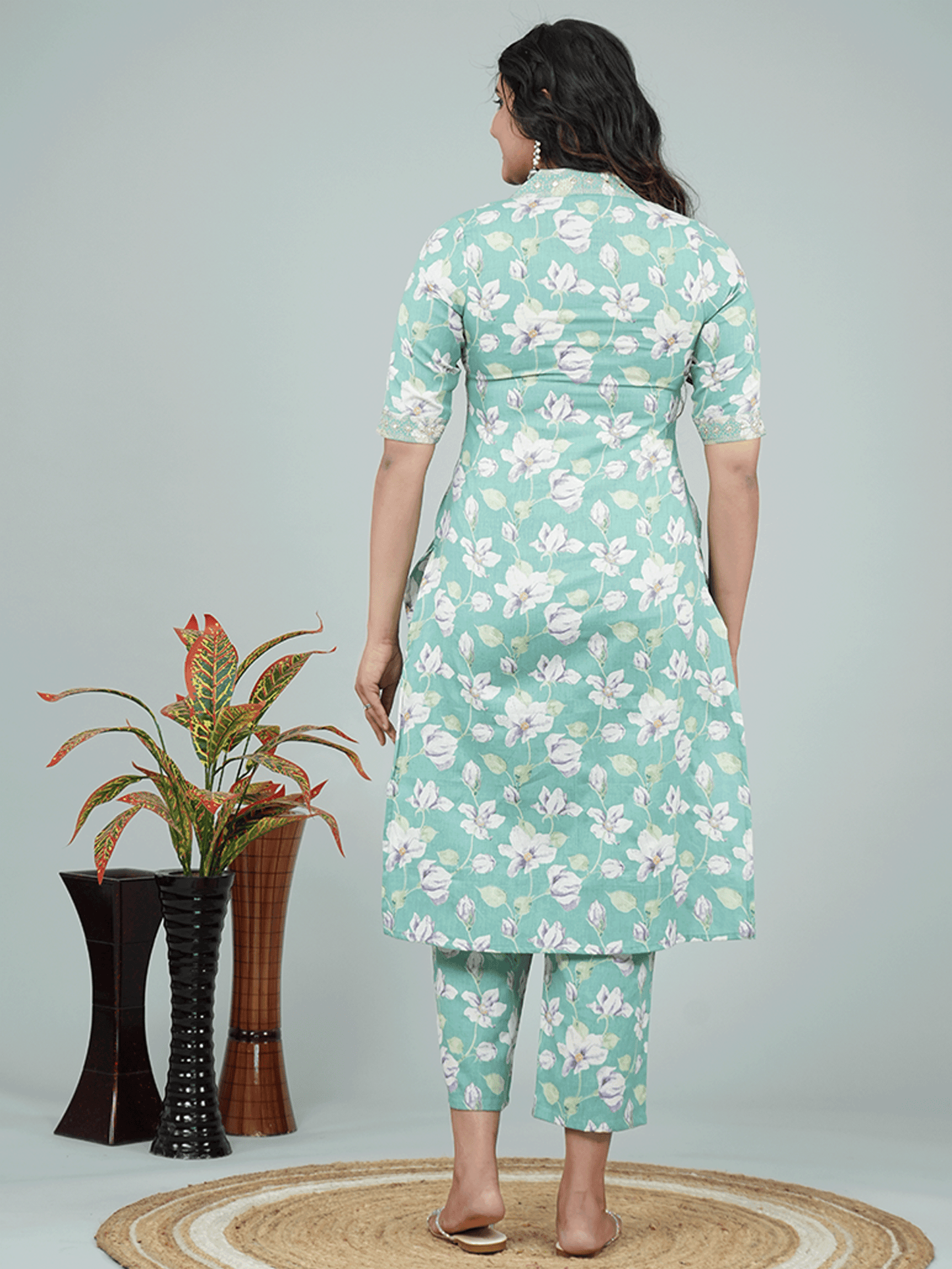 Embroidered Linen Cotton Floral Straight Green Kurta