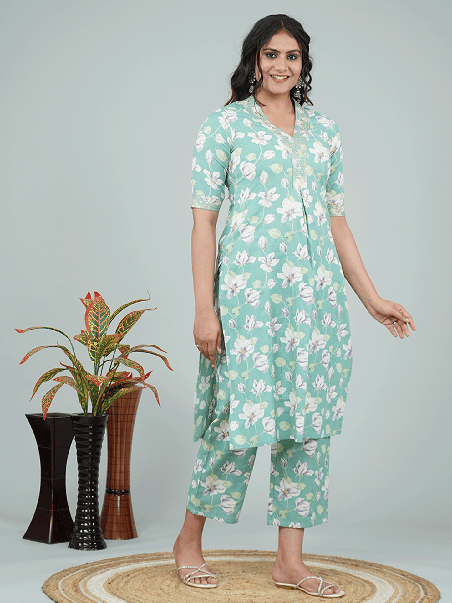 Embroidered Linen Cotton Floral Straight Green Kurta