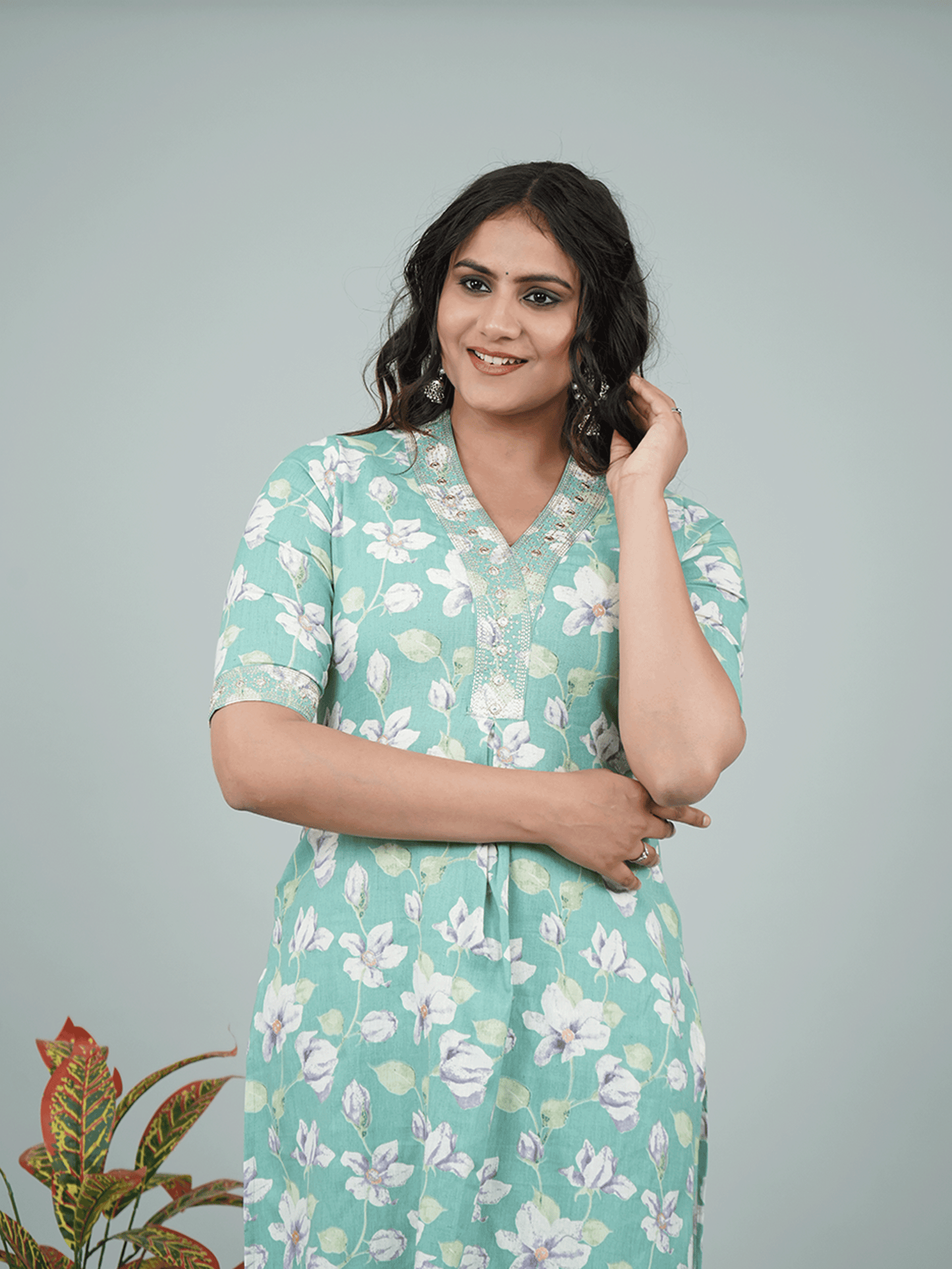 Embroidered Linen Cotton Floral Straight Green Kurta