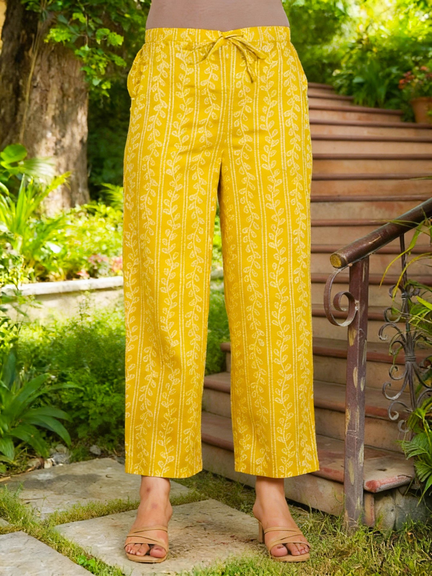 Embroidered Soft Cotton Bandhani Straight Yellow Kurta