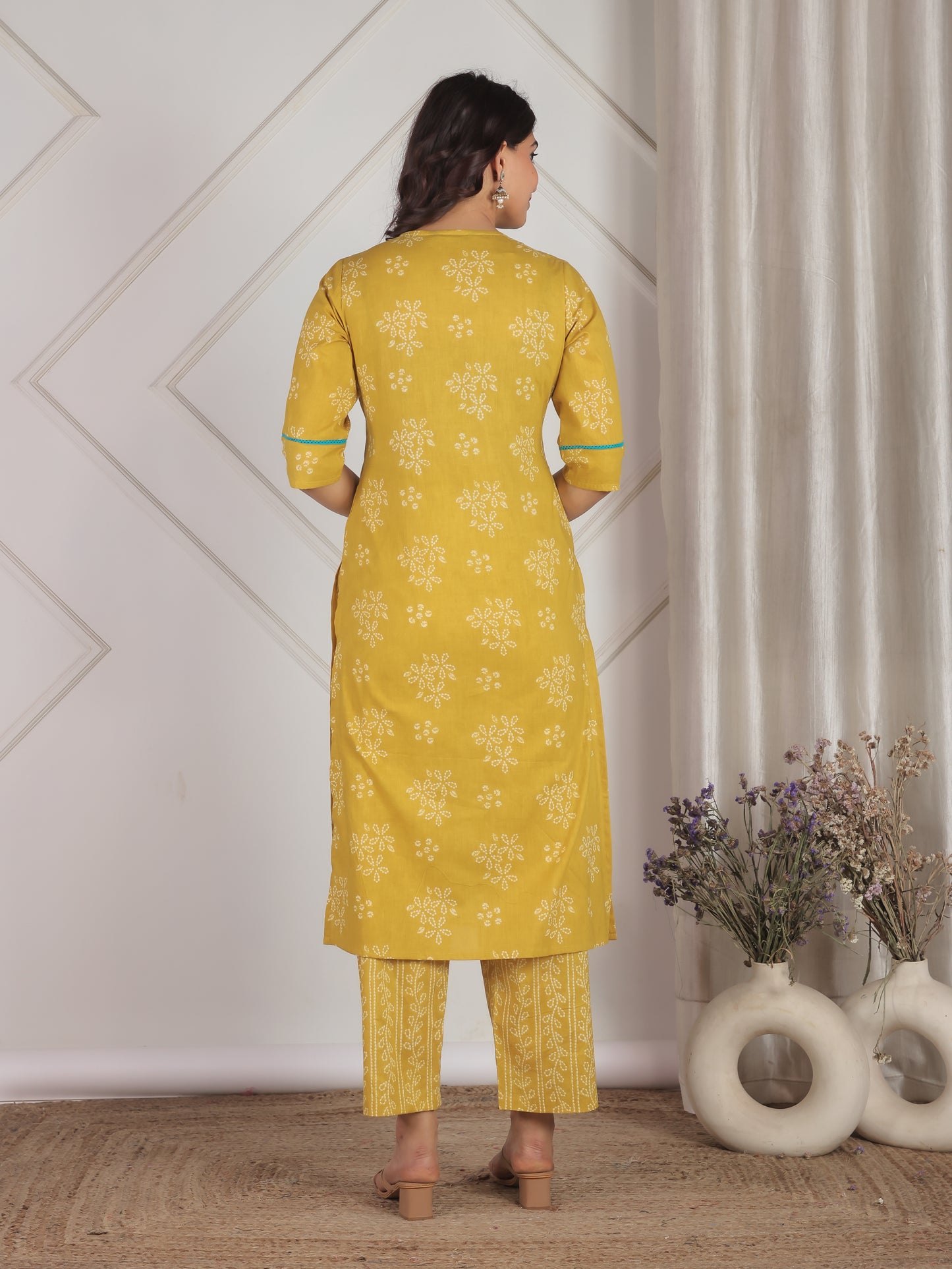 Embroidered Soft Cotton Bandhani Straight Yellow Kurta