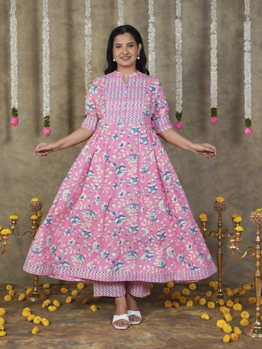 Embroidered Soft Cotton Floral Panelled Pink Kurta