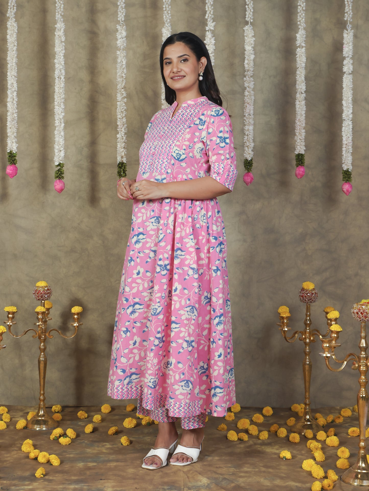Embroidered Soft Cotton Floral Panelled Pink Kurta