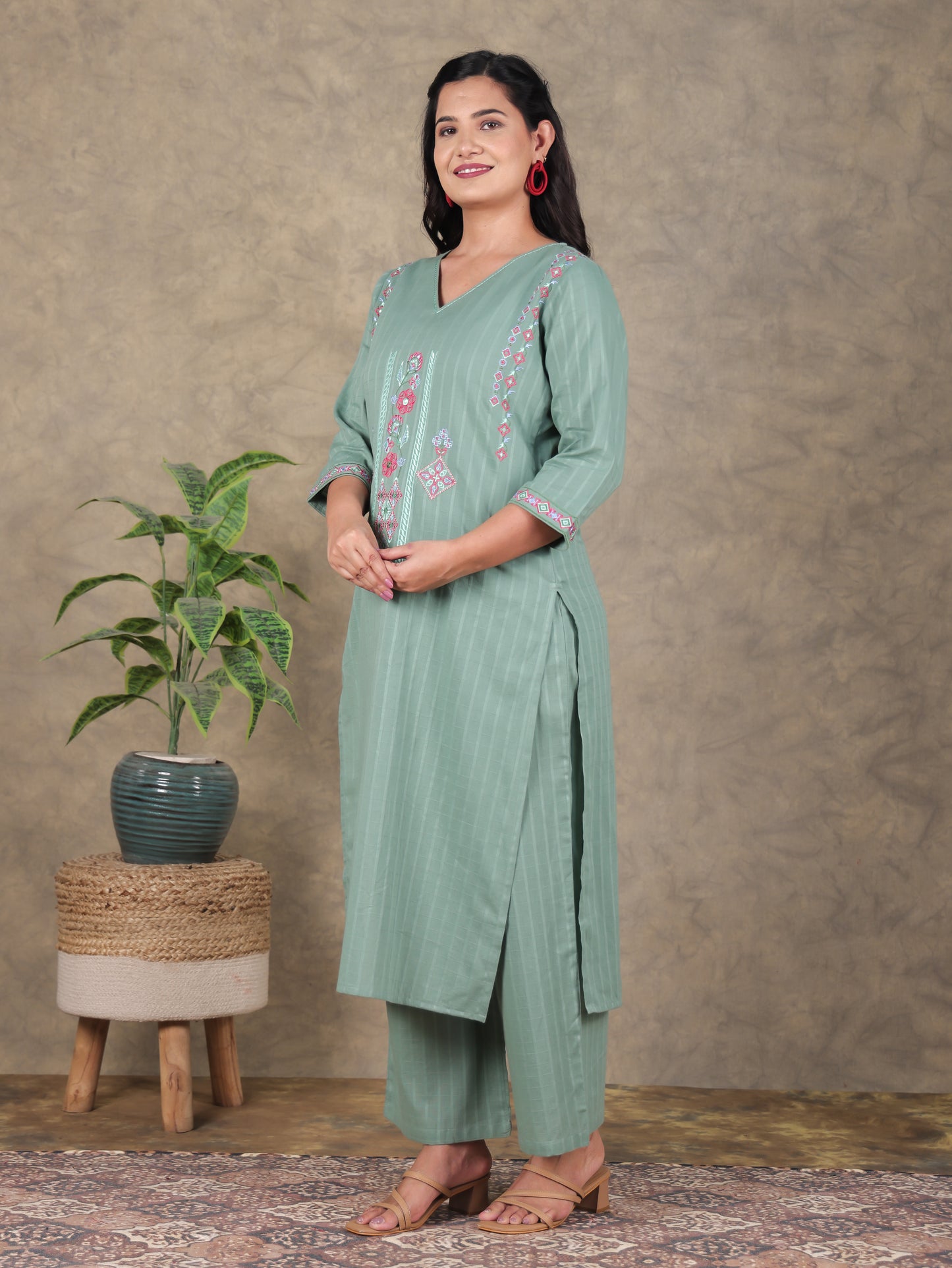 Embroidered Cotton Dobby Solid Straight Green Kurta