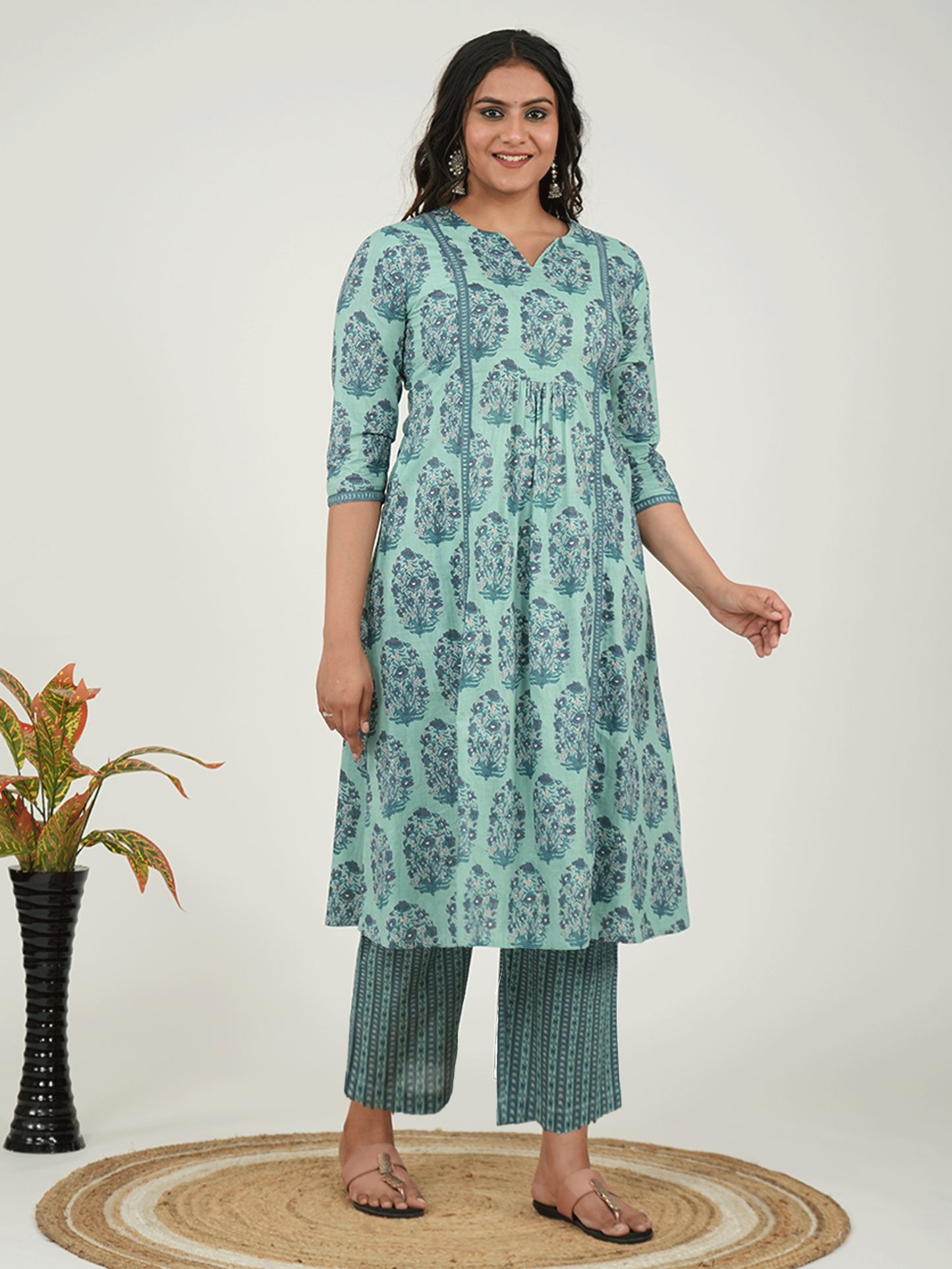 Soft Cotton Floral Panelled Green Kurta