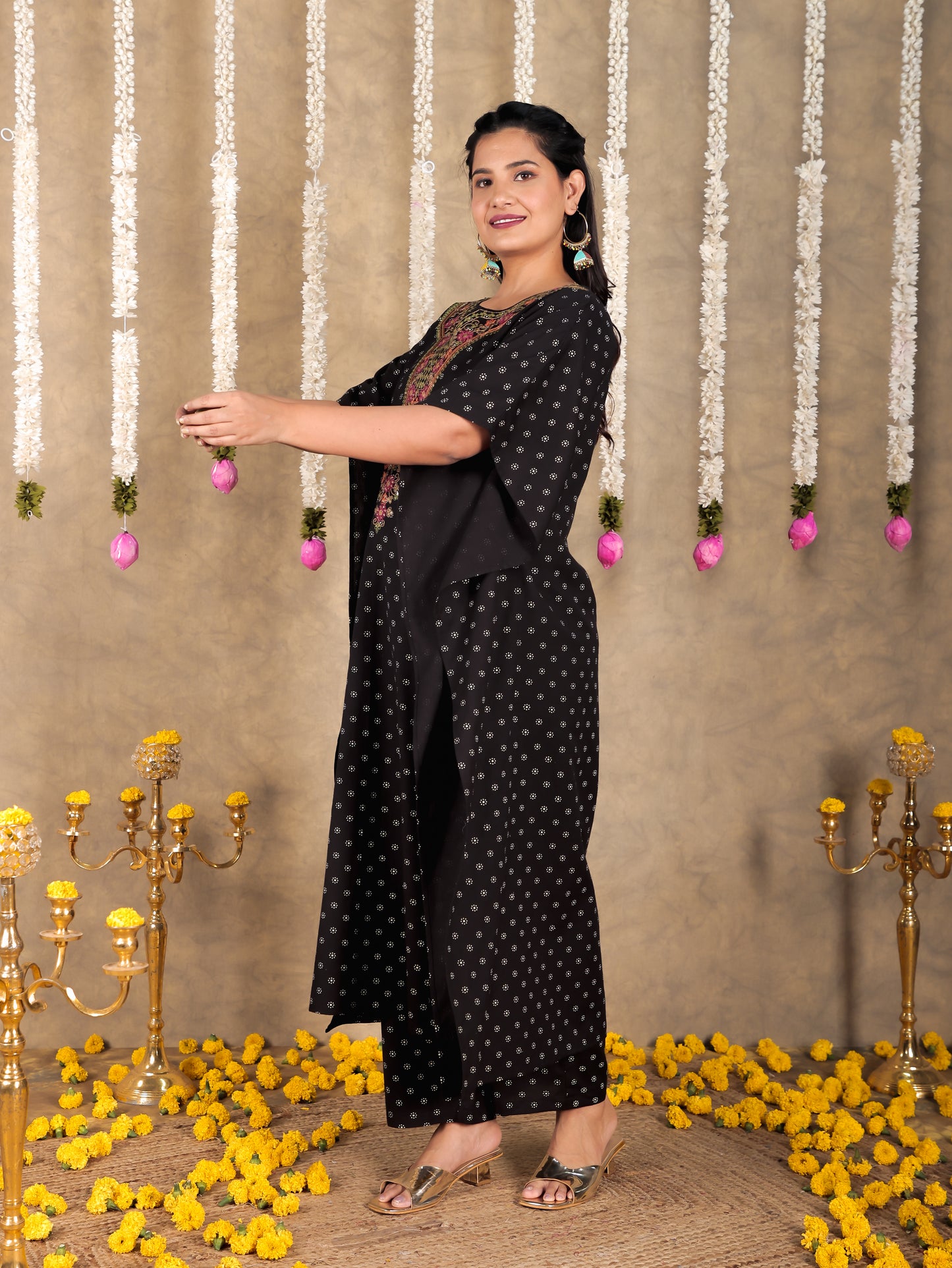 Embroidered Linen Cotton Floral Kaftan Black Kurta