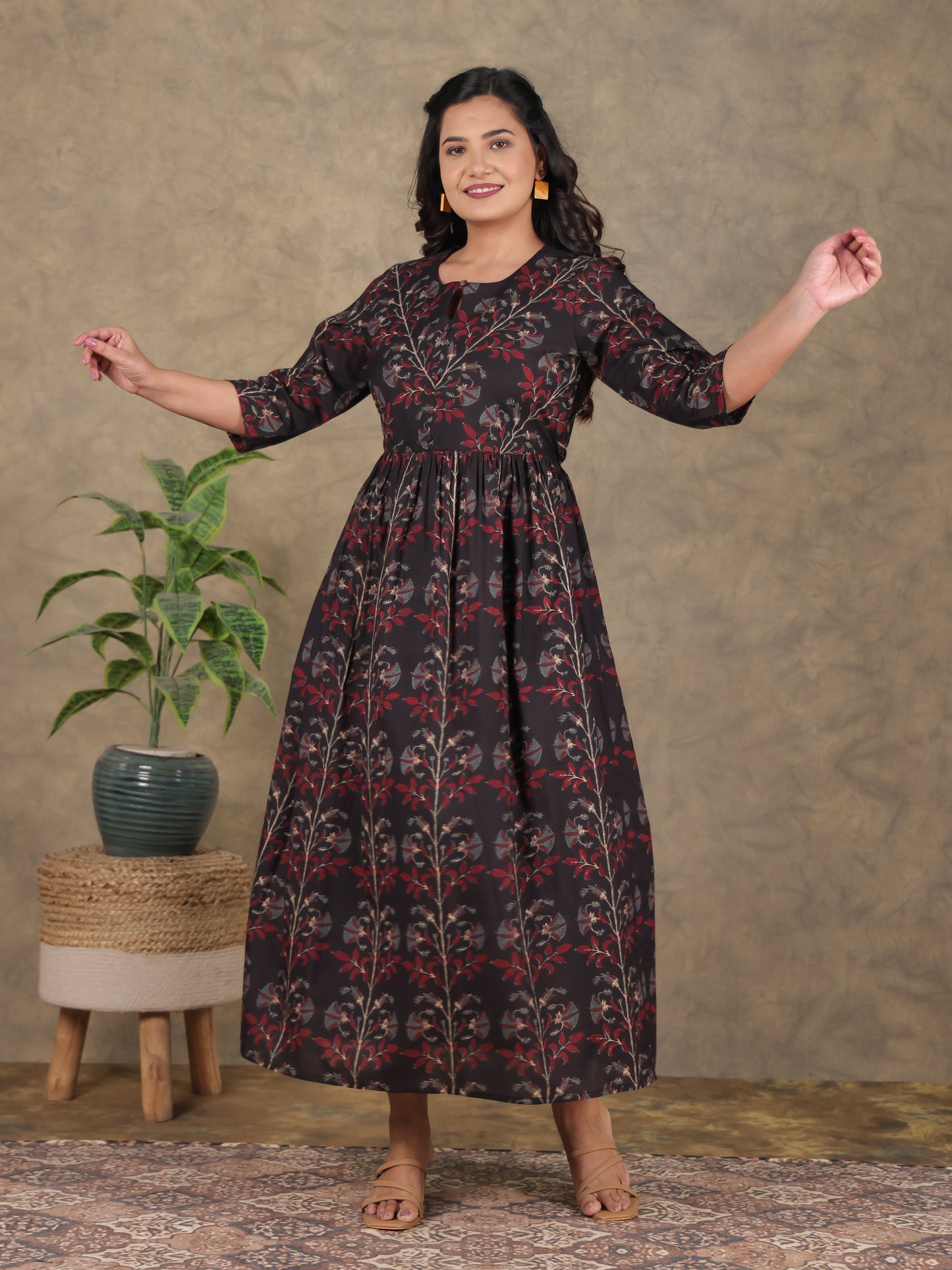 Soft Cotton Foliage Gathered Black Dress