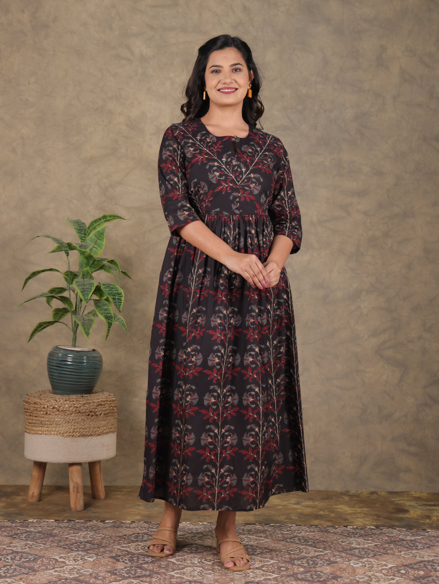 Soft Cotton Foliage Gathered Black Dress