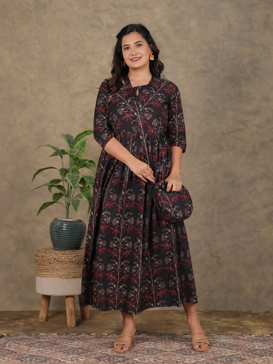 Soft Cotton Foliage Gathered Black Dress