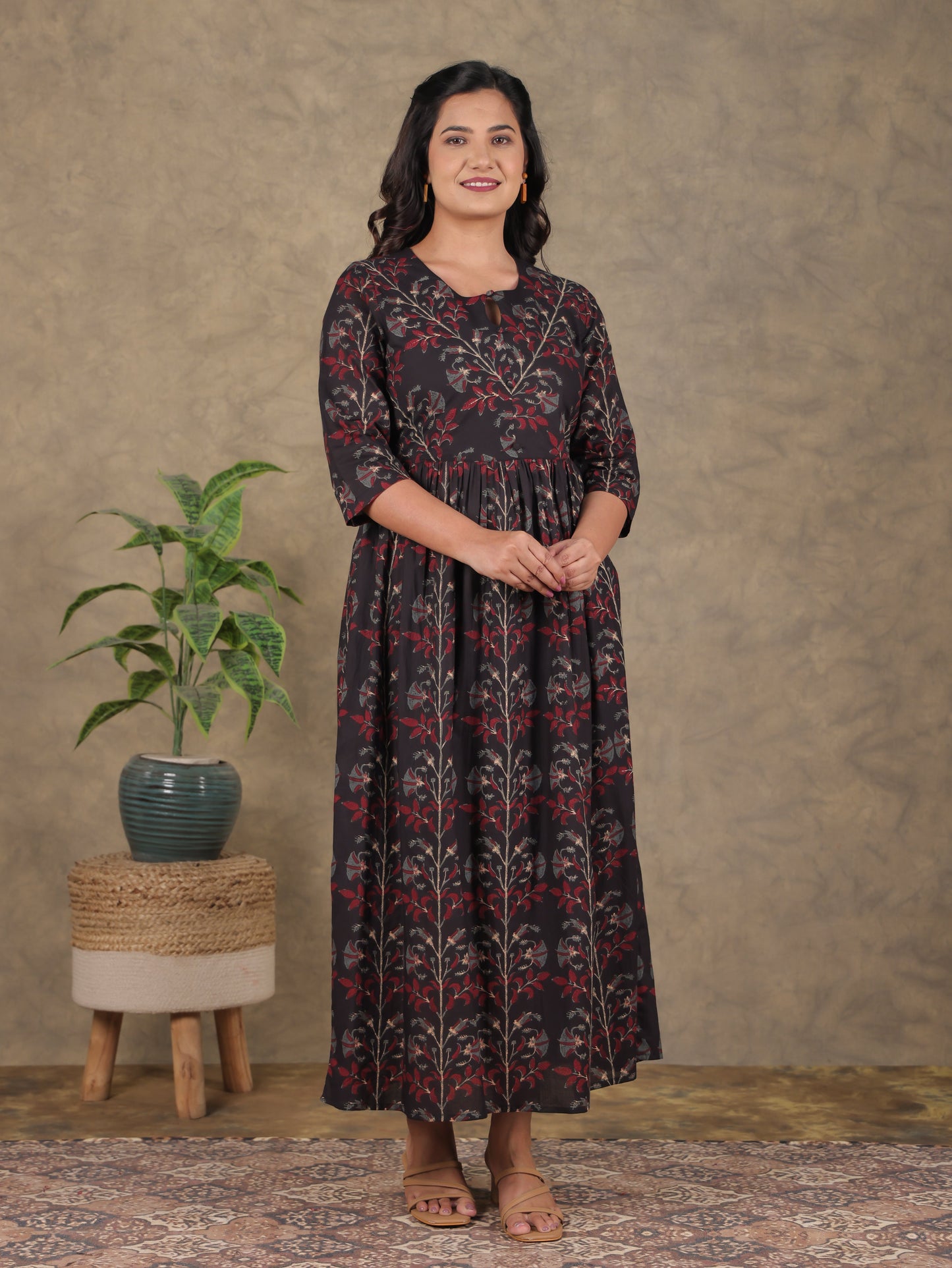 Soft Cotton Foliage Gathered Black Dress