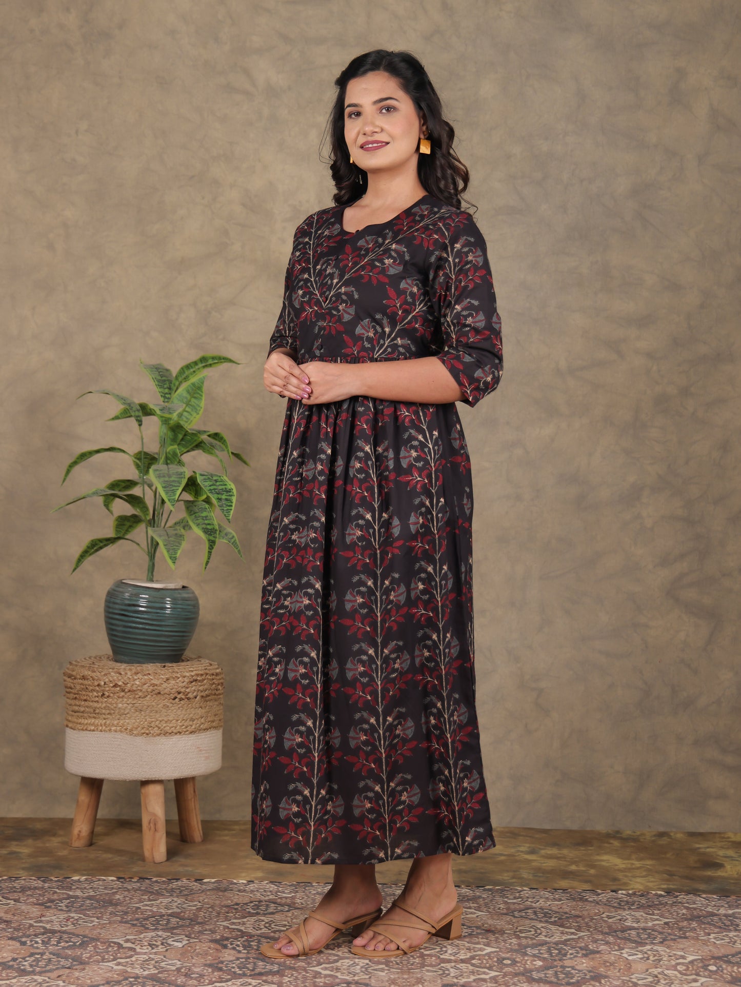Soft Cotton Foliage Gathered Black Dress