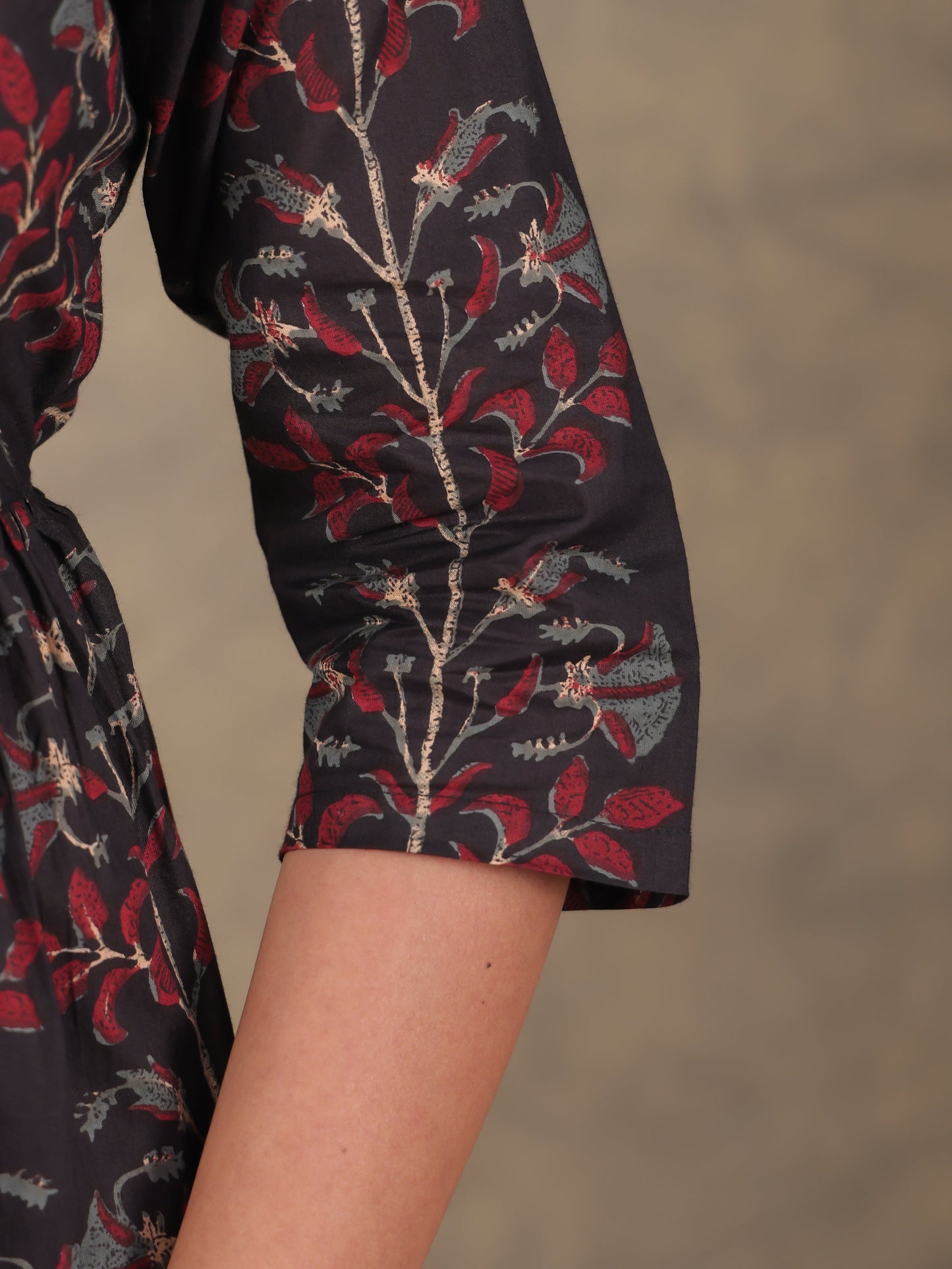 Soft Cotton Foliage Gathered Black Dress