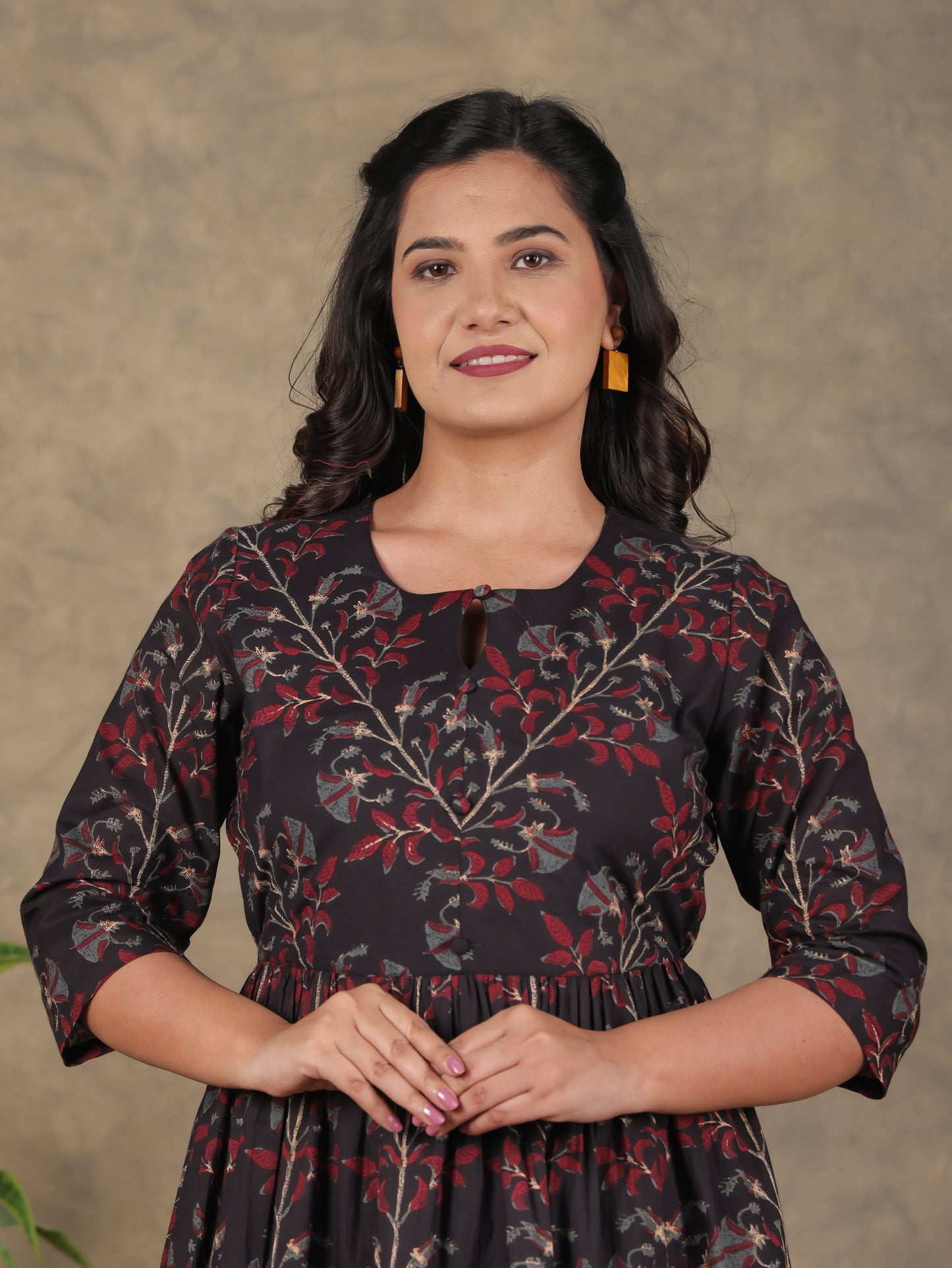 Soft Cotton Foliage Gathered Black Dress