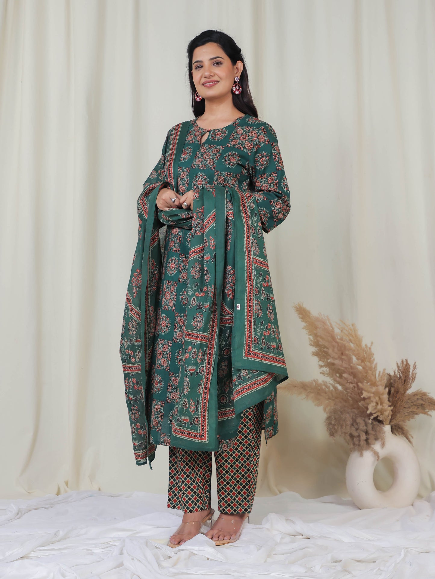 Soft Cotton Geometric Straight Green Kurta