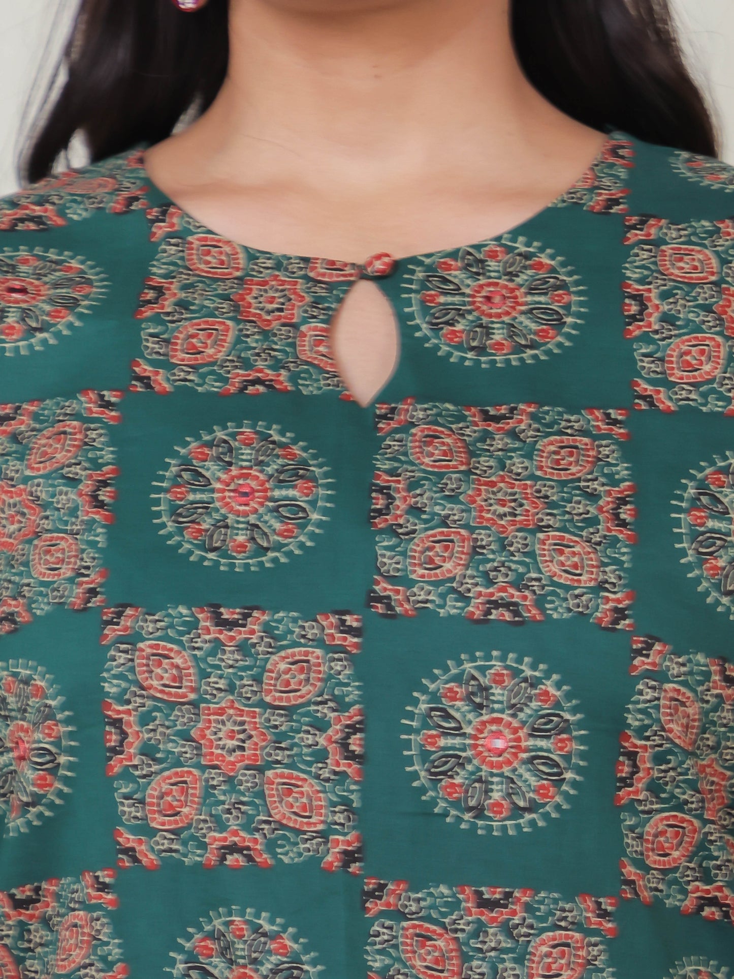 Soft Cotton Geometric Straight Green Kurta