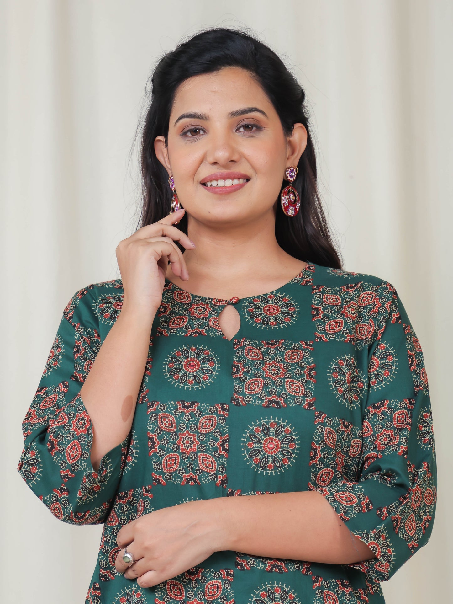 Soft Cotton Geometric Straight Green Kurta