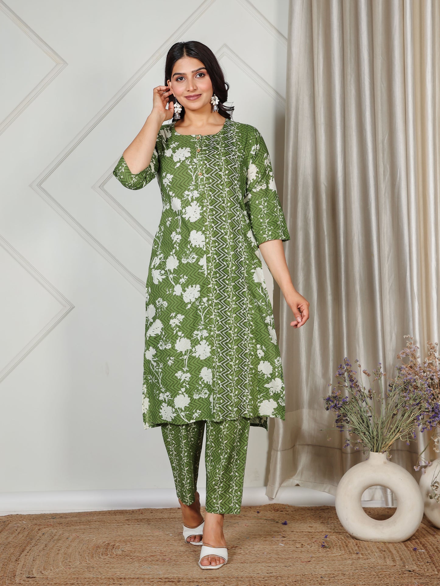 Embroidered Soft Cotton Abstract Straight Green Kurta
