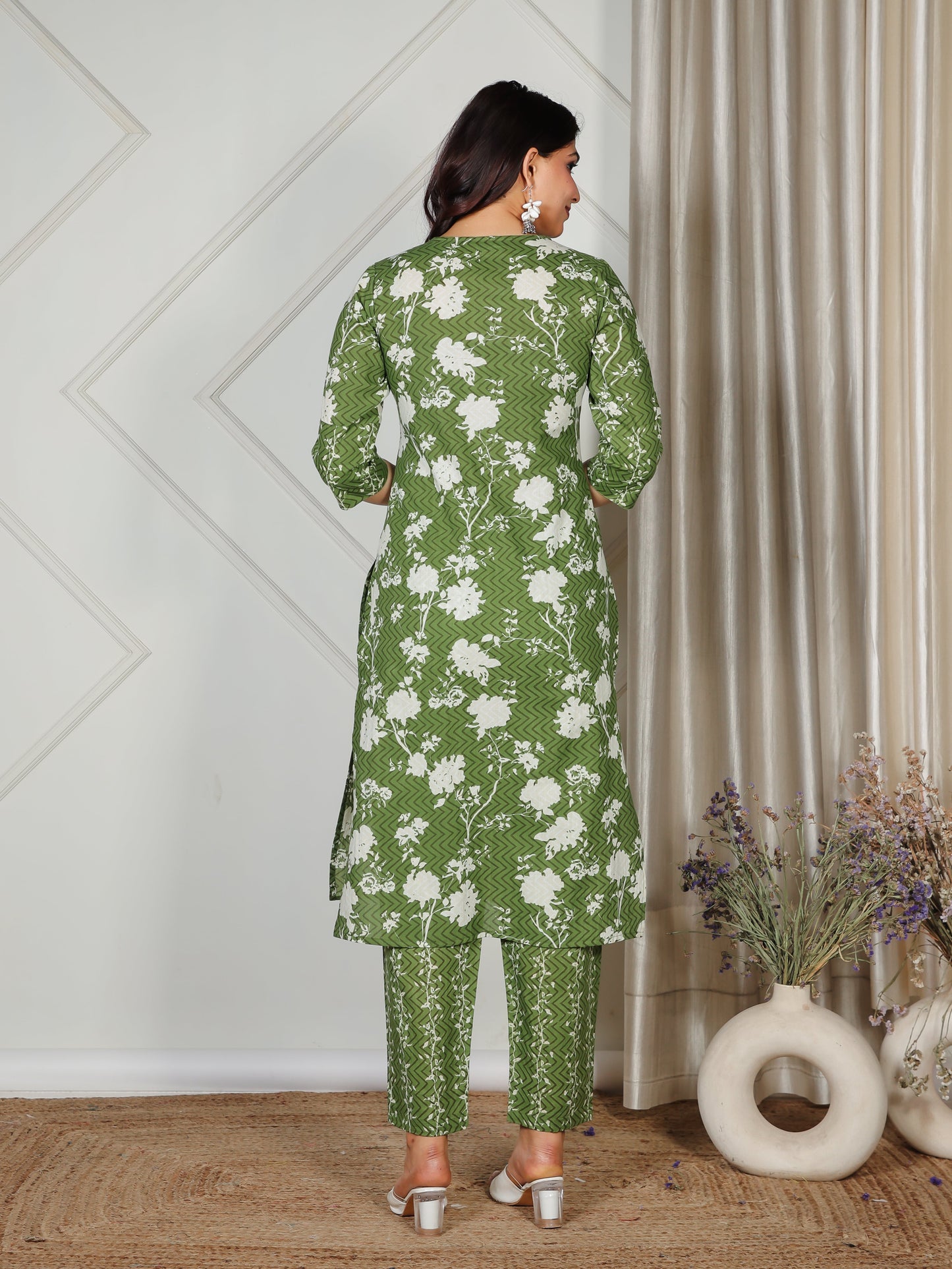 Embroidered Soft Cotton Abstract Straight Green Kurta