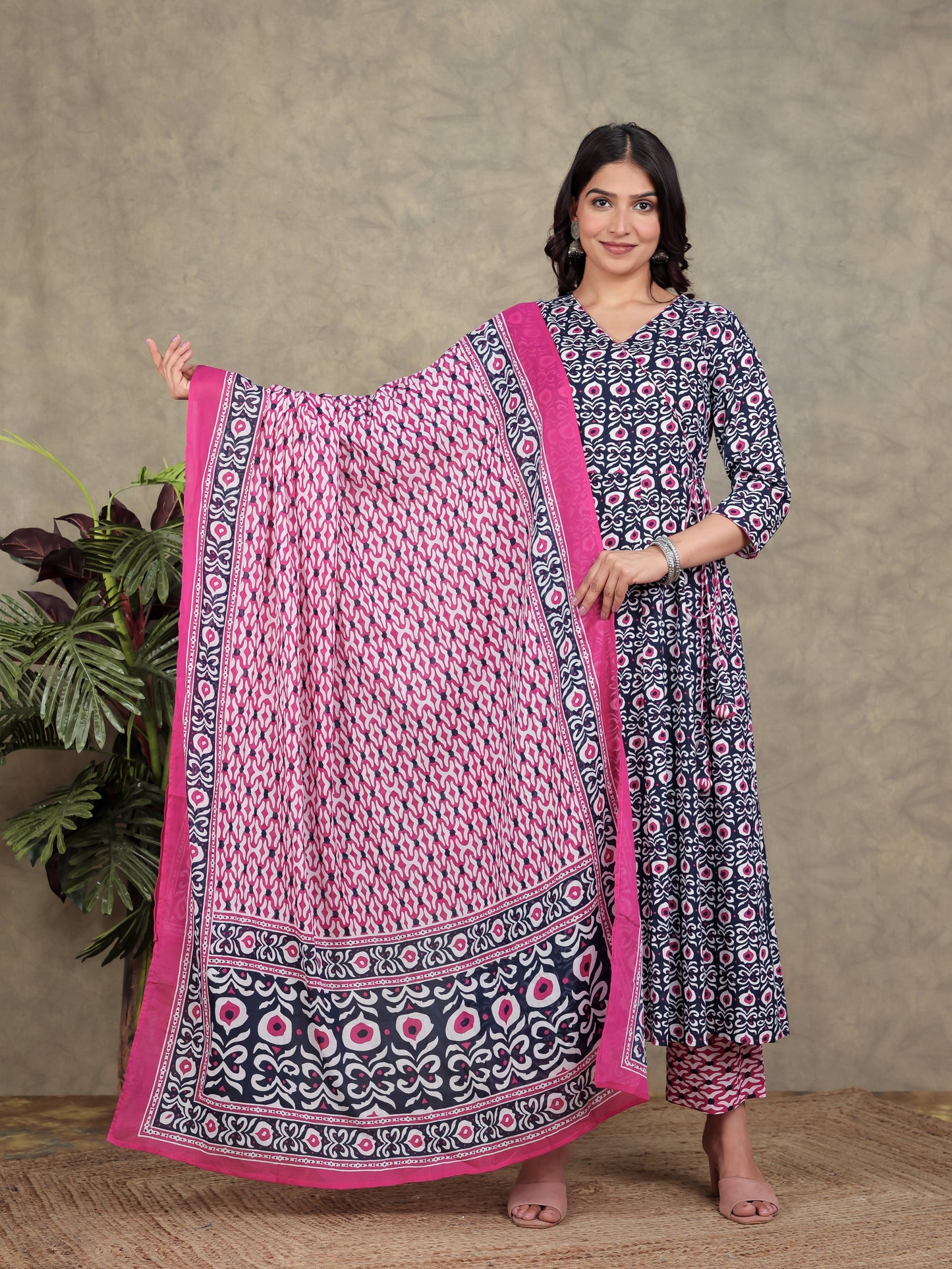 Cotton Voile Geometric Pink Dupatta