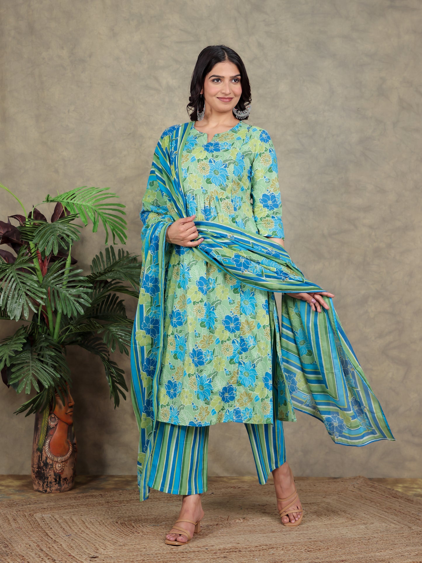 Soft Cotton Floral Panelled Green Kurta