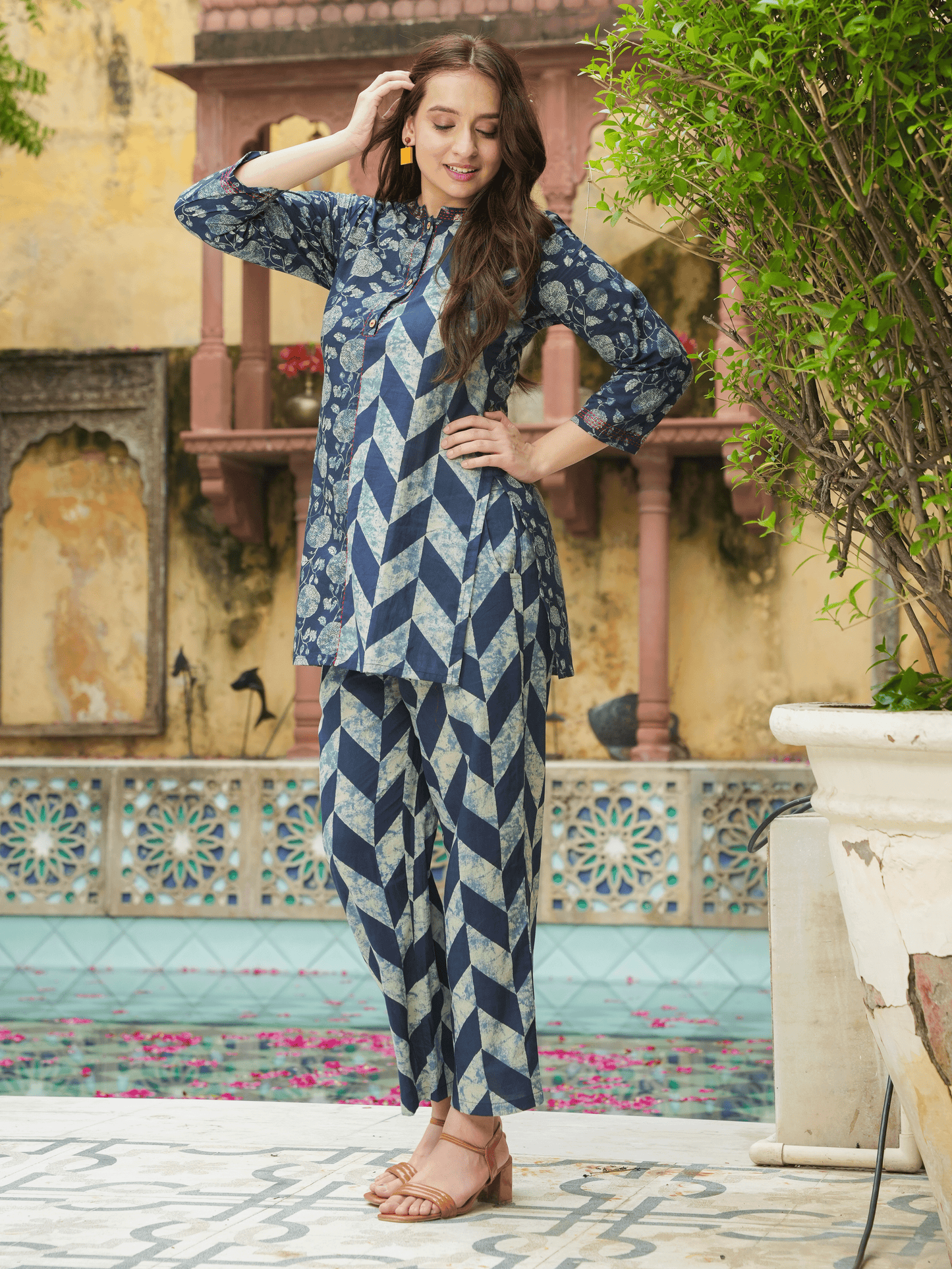 Embroidered Soft Cotton Geometric Straight Blue Kurta
