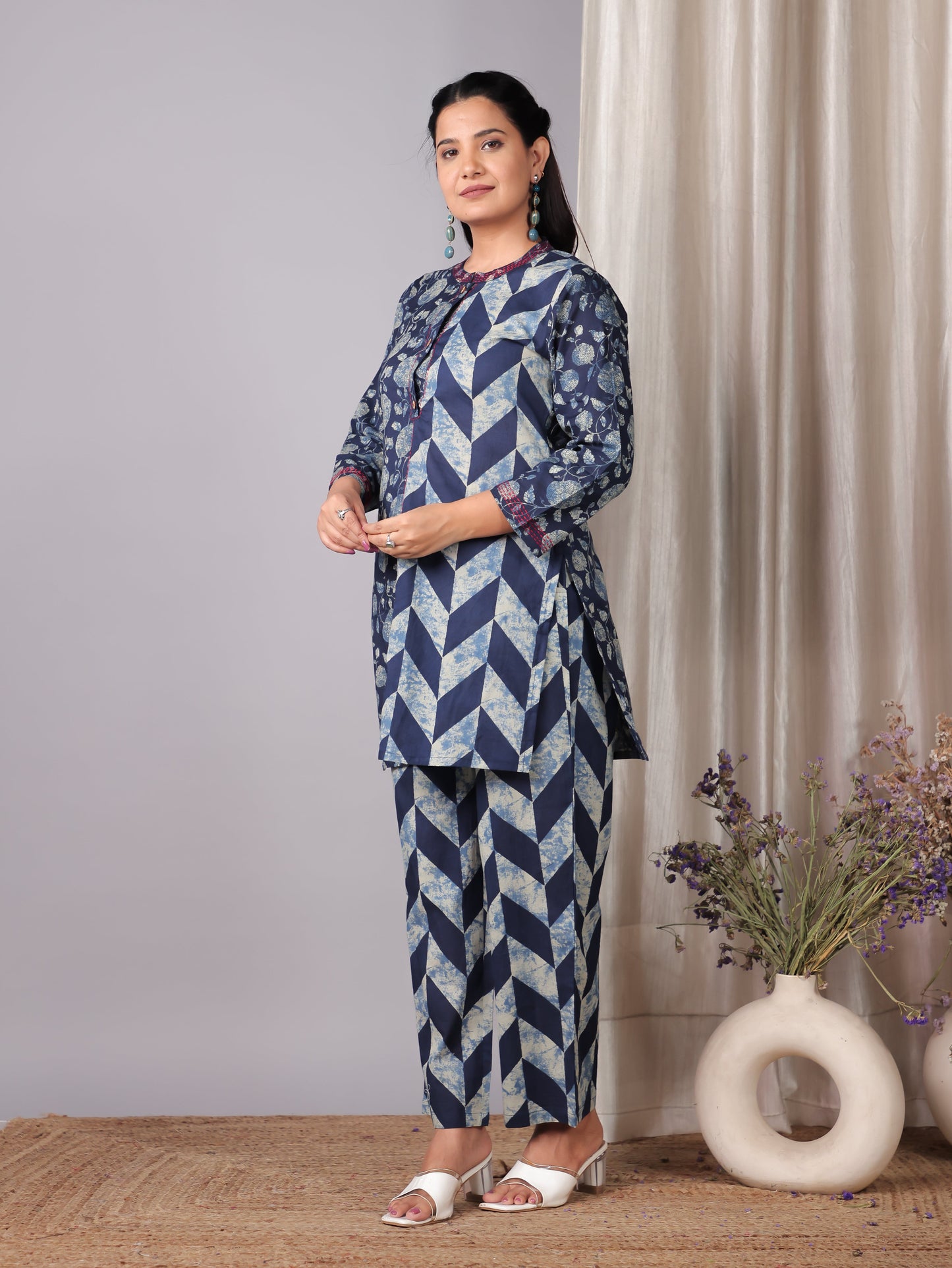 Embroidered Soft Cotton Geometric Straight Blue Kurta