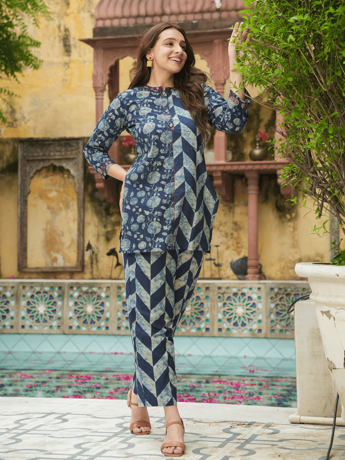 Embroidered Soft Cotton Geometric Straight Blue Kurta
